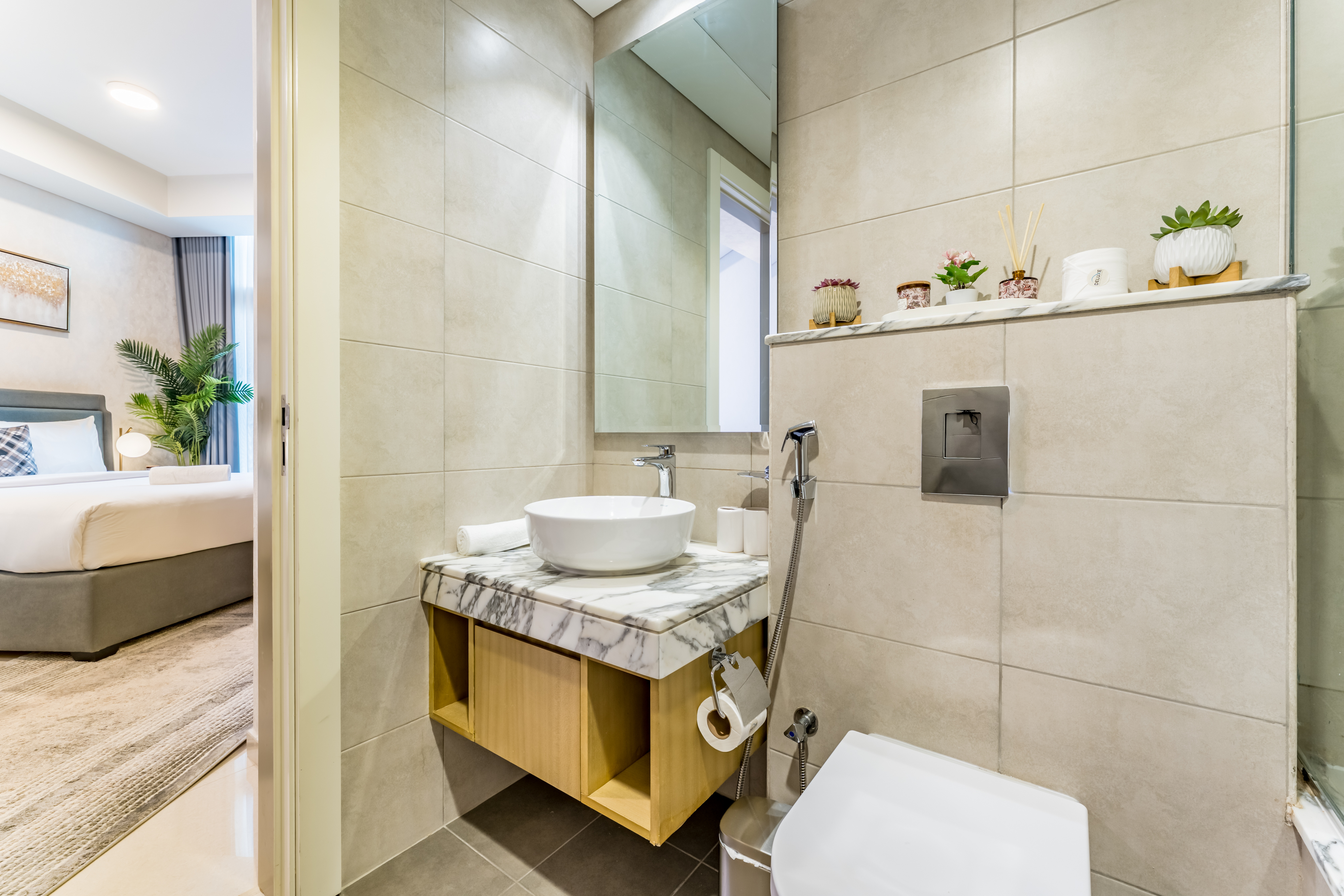 HIGH FLOOR | PRIME LOCATION | FULLY FURNISHED — Photo 4