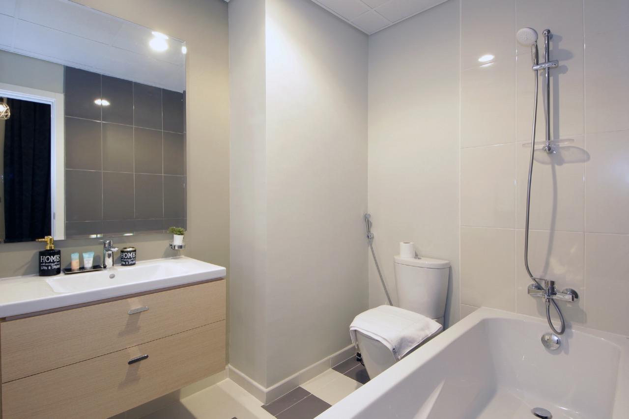 Corner unit | Single Row | Spacious layout