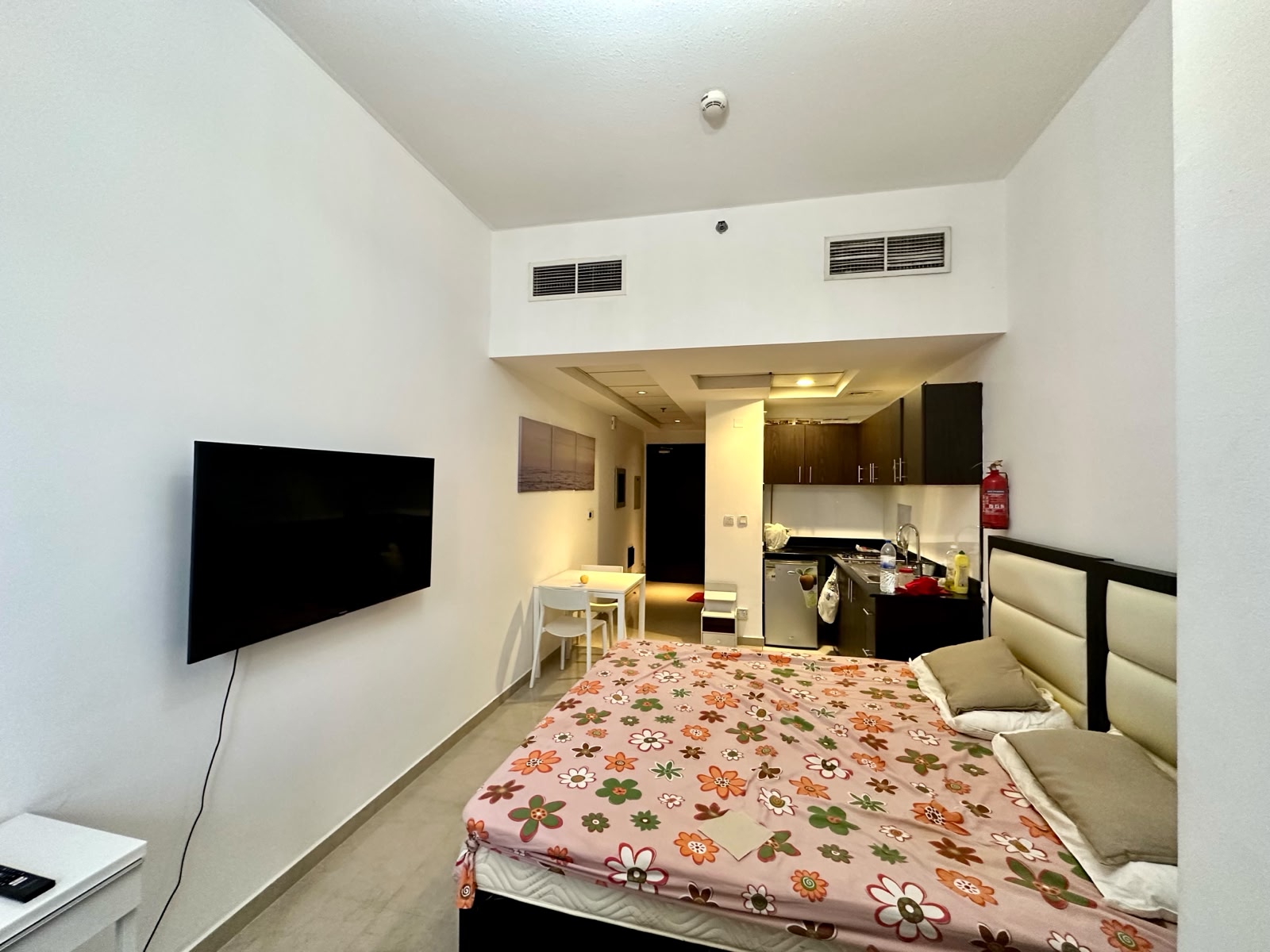Modern Studio | Comfort Living | Hanover Square