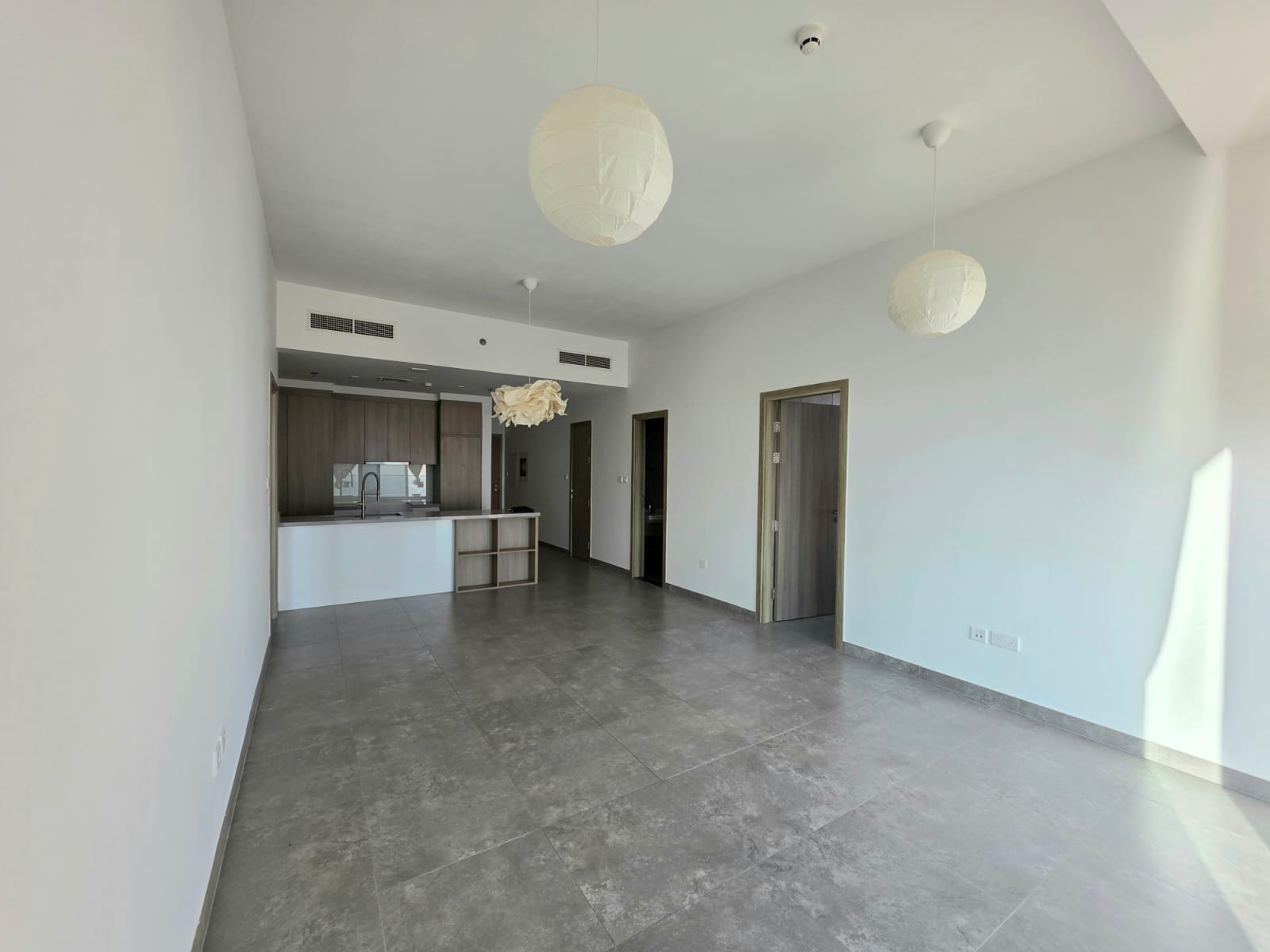 Full Marina view +Maids Room High floor