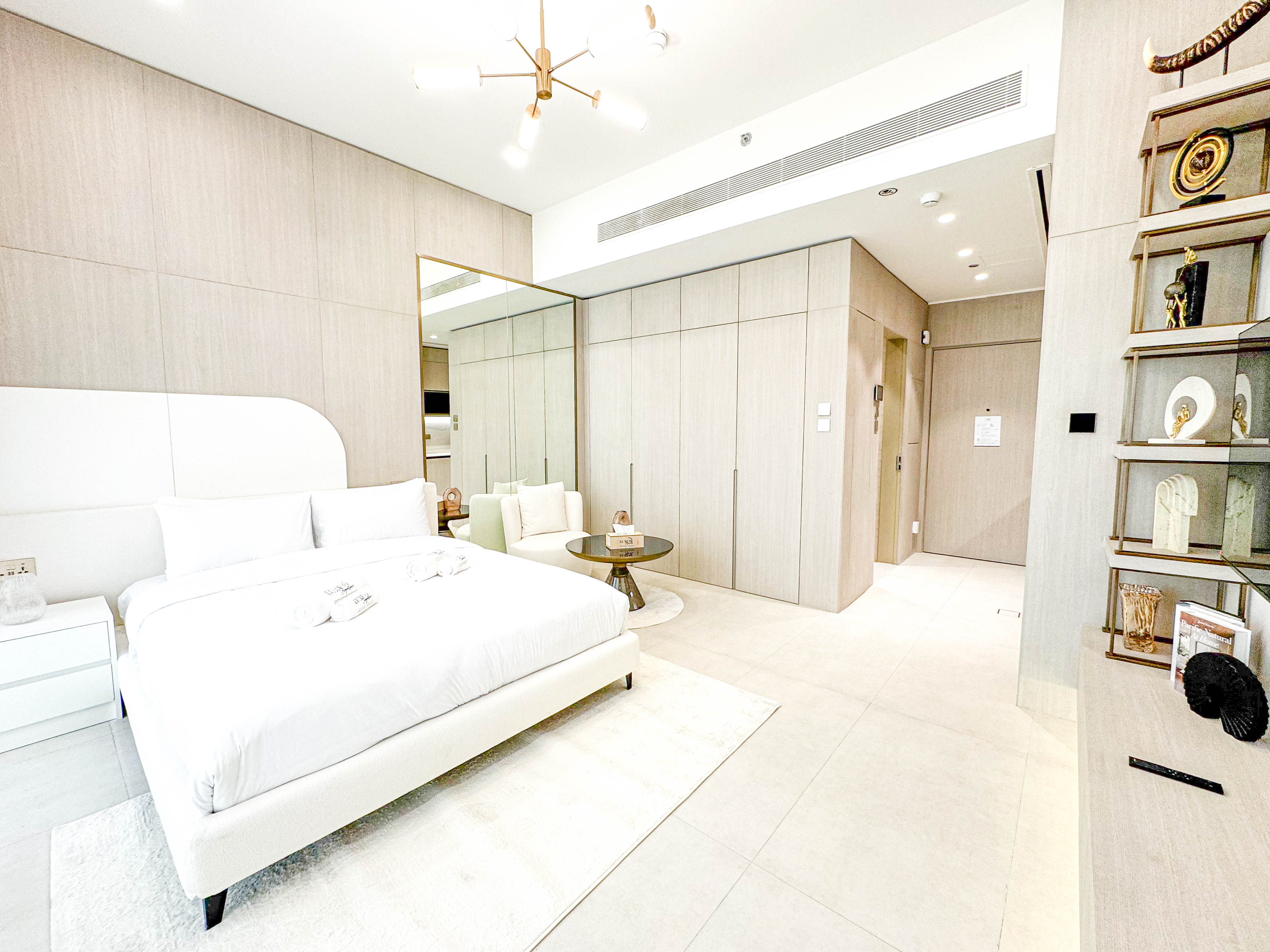 Furnished studio in Pearl House 2