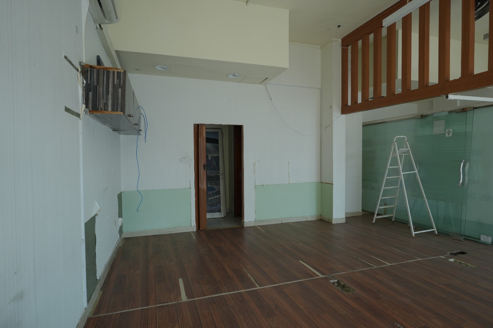 Corner Shop | Prime Location | Spacious Layout