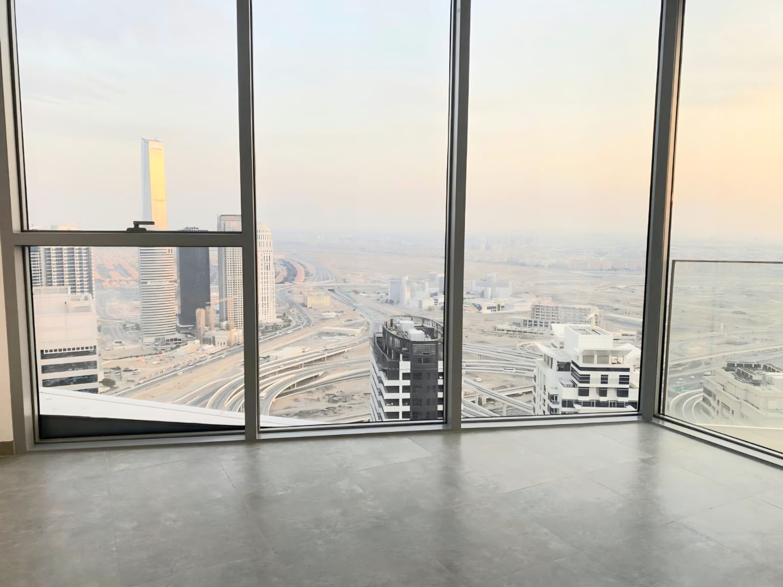 Full Marina view +Maids Room High floor