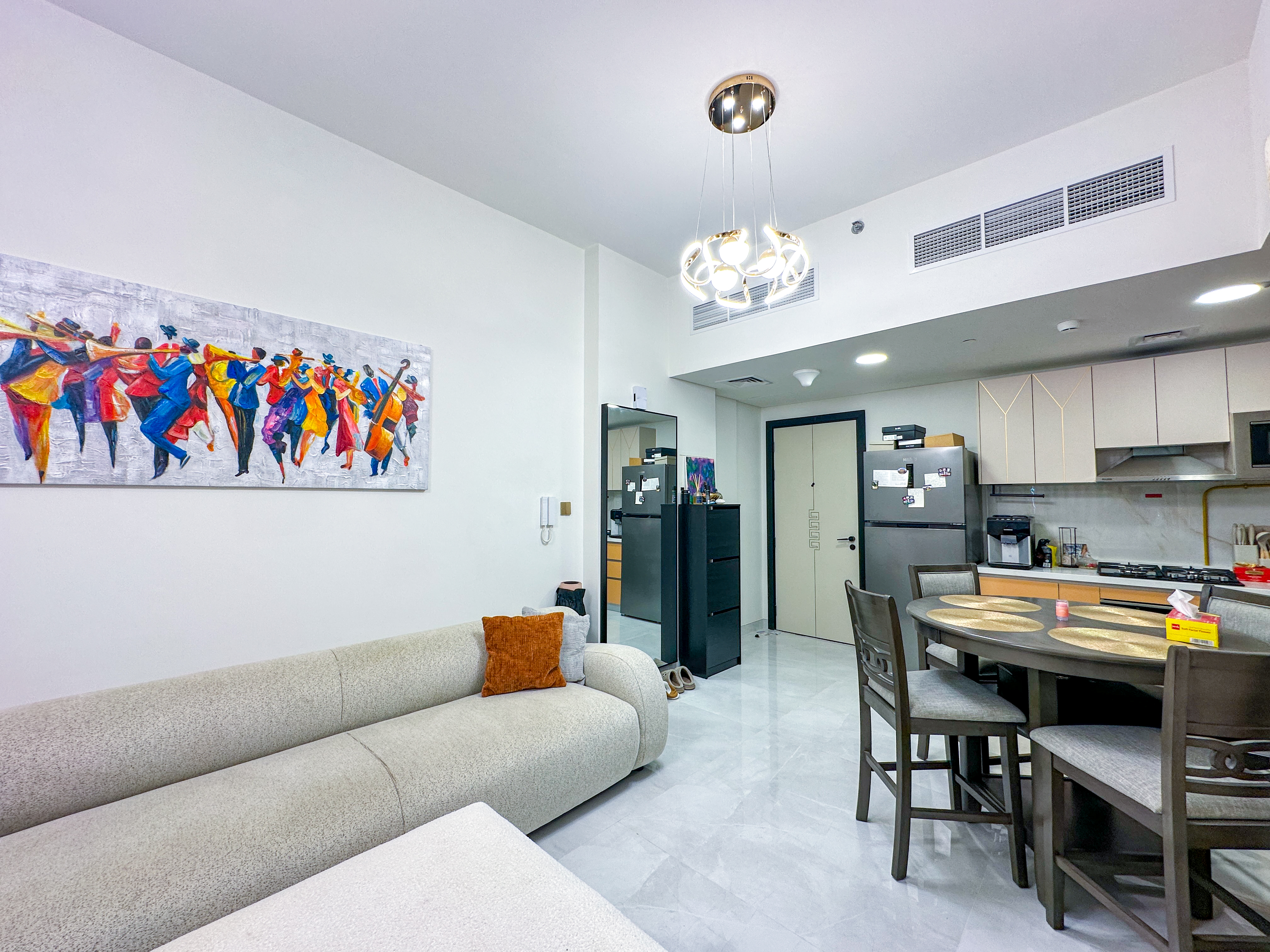 12 Cheques | Skyline Views | Premium Amenities