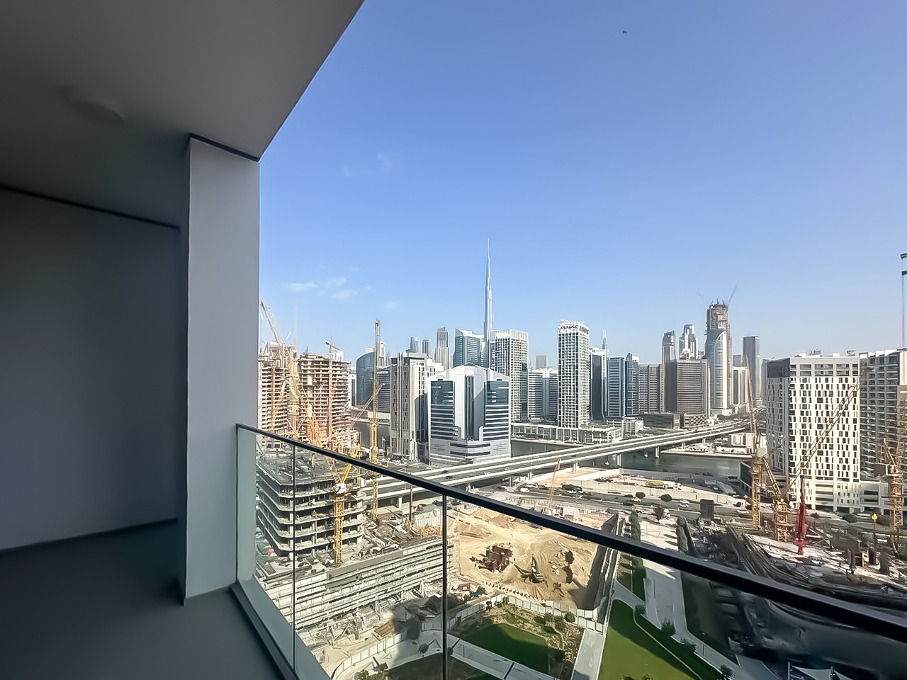 Elegant 1BR Apartment | Full Burj Khalifa View | 2 Bathrooms