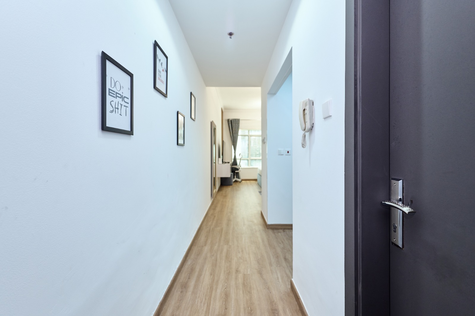 Next to Metro | Lake View | Upgraded Studio