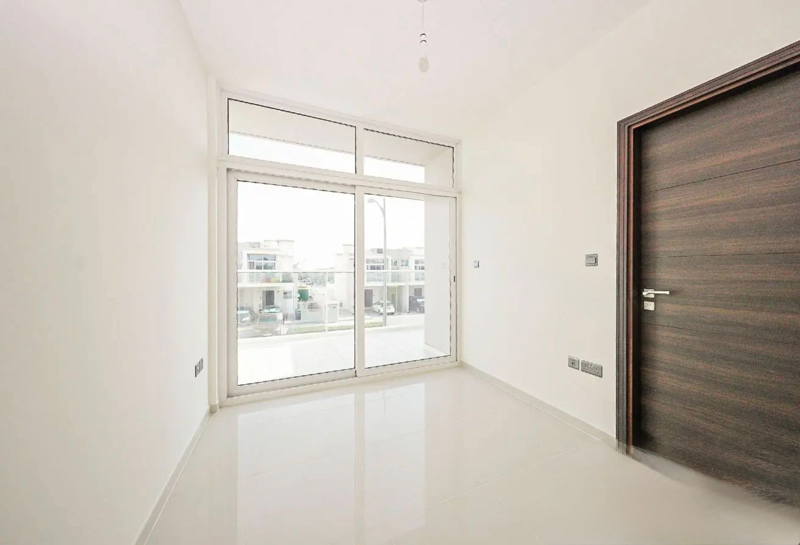 End Unit | Large Plot | Single Row