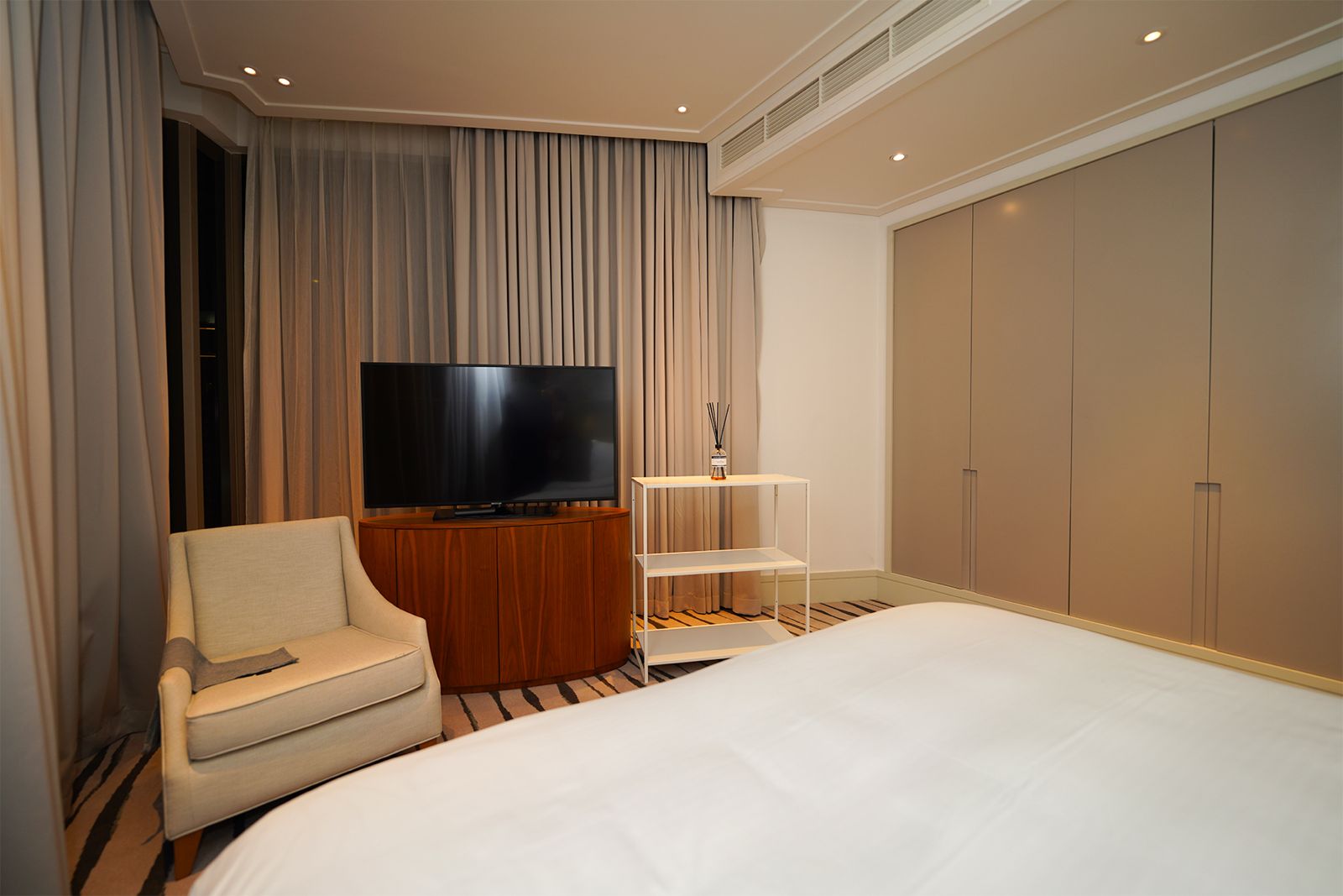 Burj Khalifa View | Furnished | All Bills Included