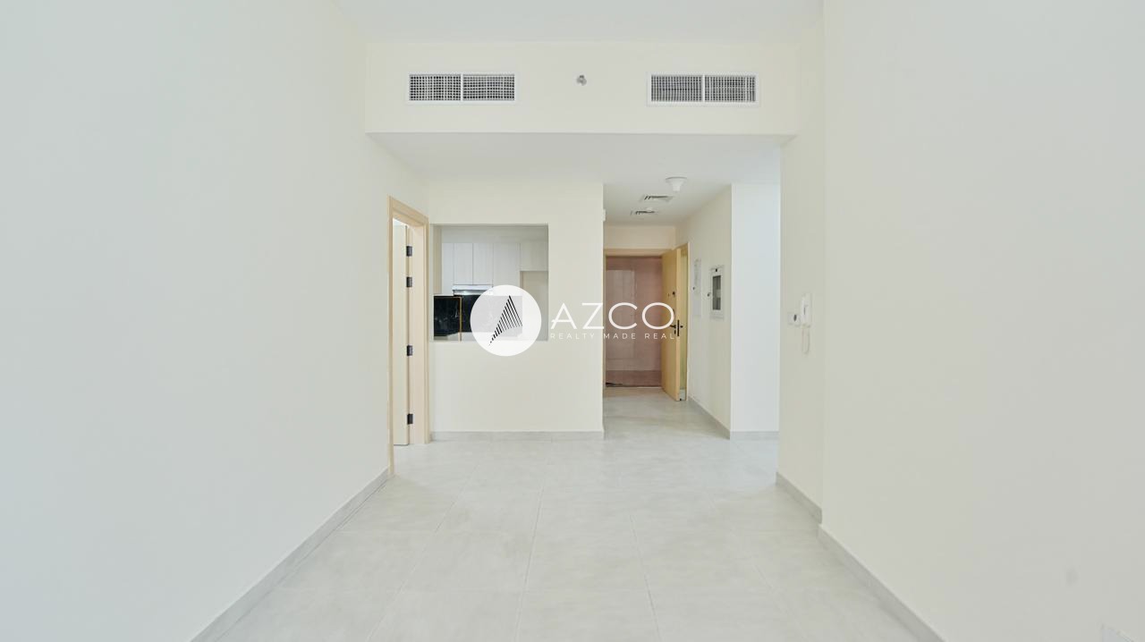 Street Facing | Chiller Free | Prime Location