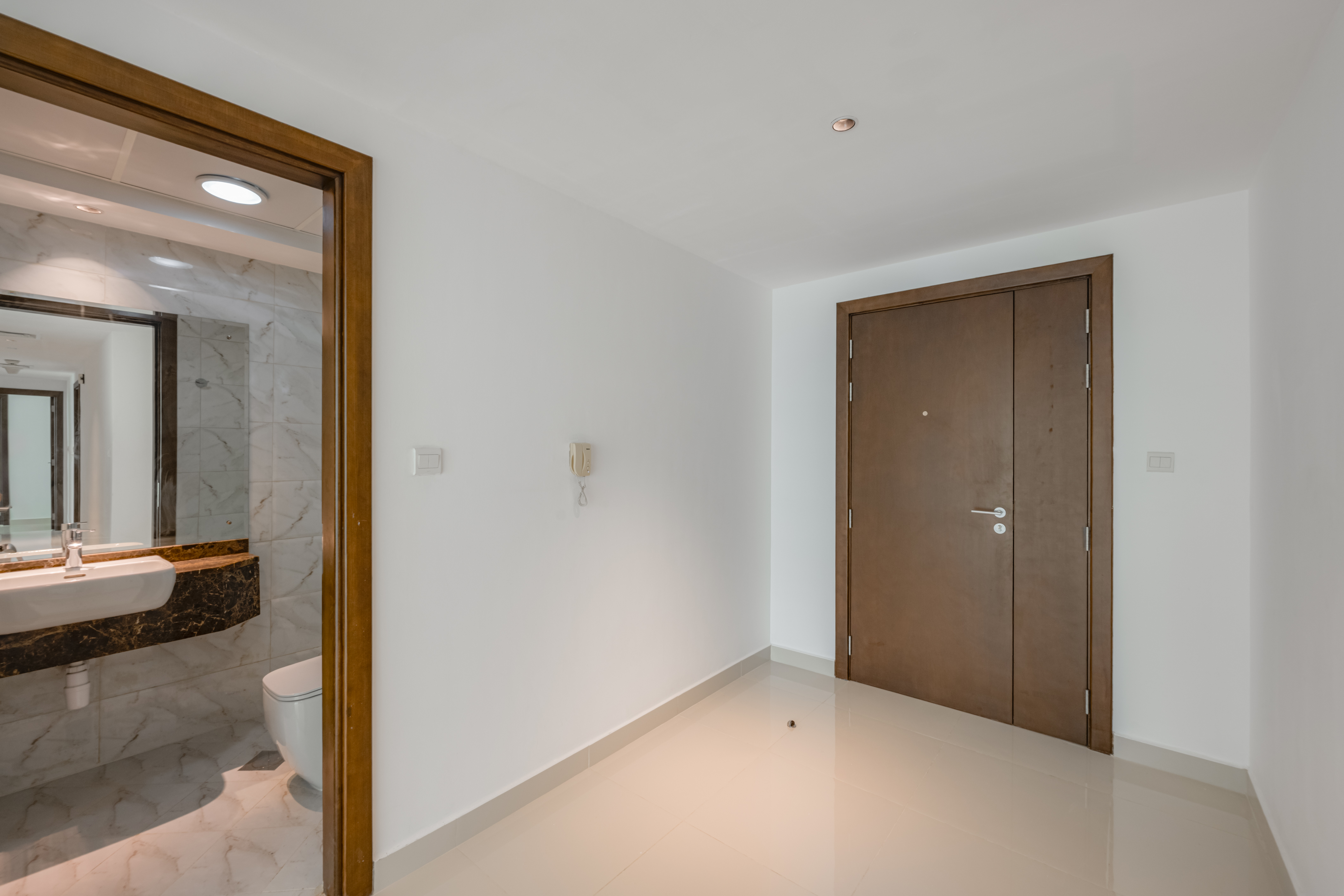 Study room 2BR | Closed-Kitchen | Big Layout