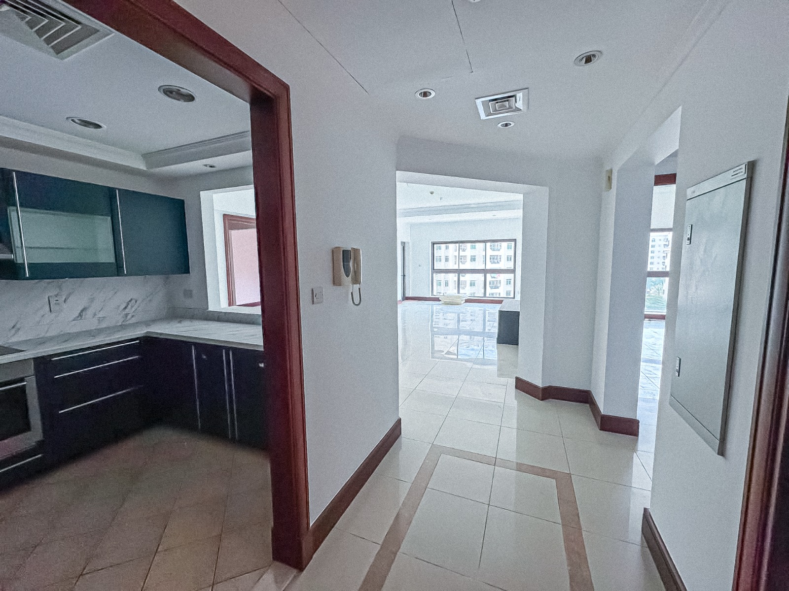 Beautiful Residence | Add Your Personal Style | Close to Beach & Mall