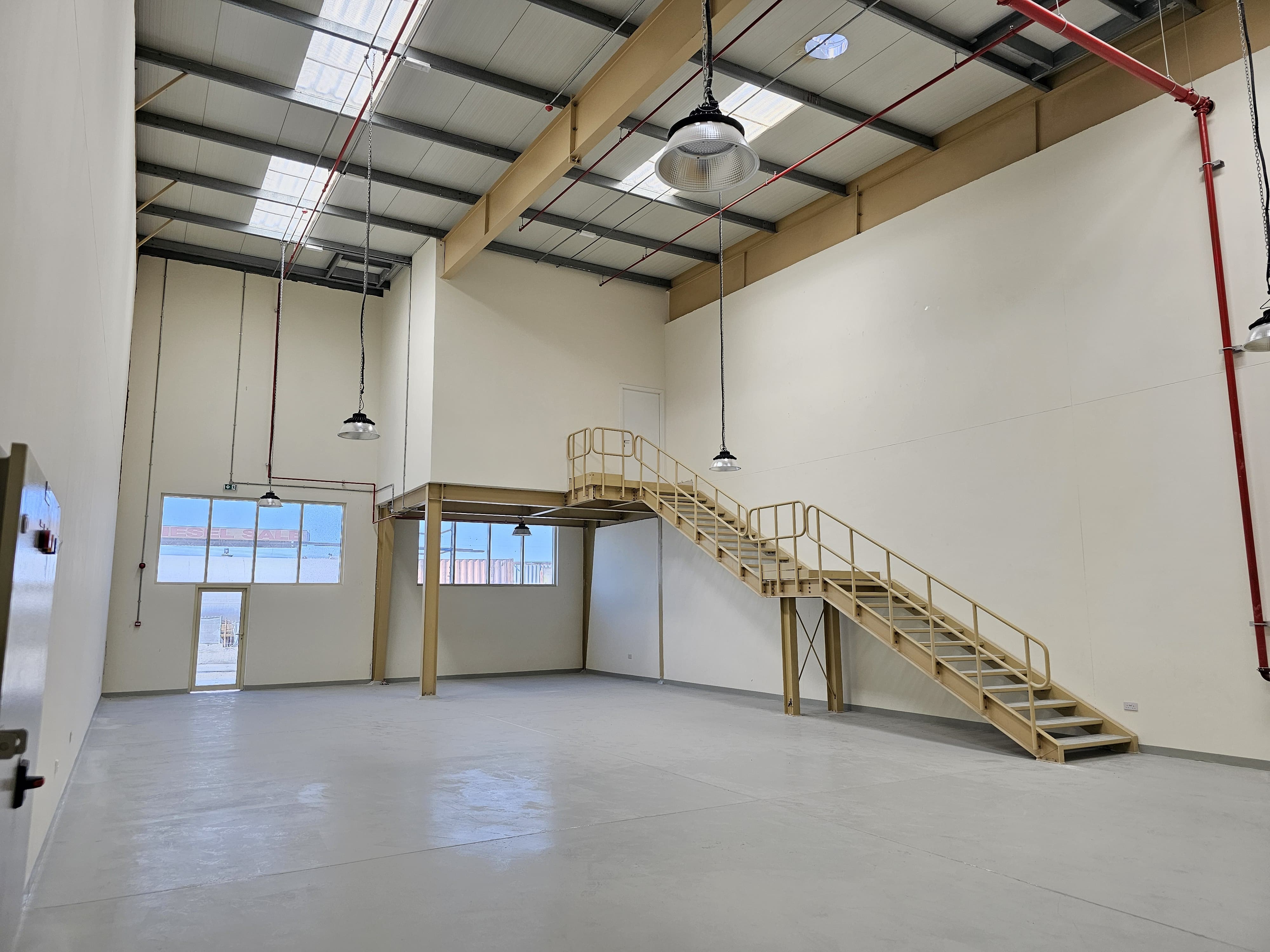 SPACIOUS WAREHOUSE | JABAL ALI | PRIME LOCATION