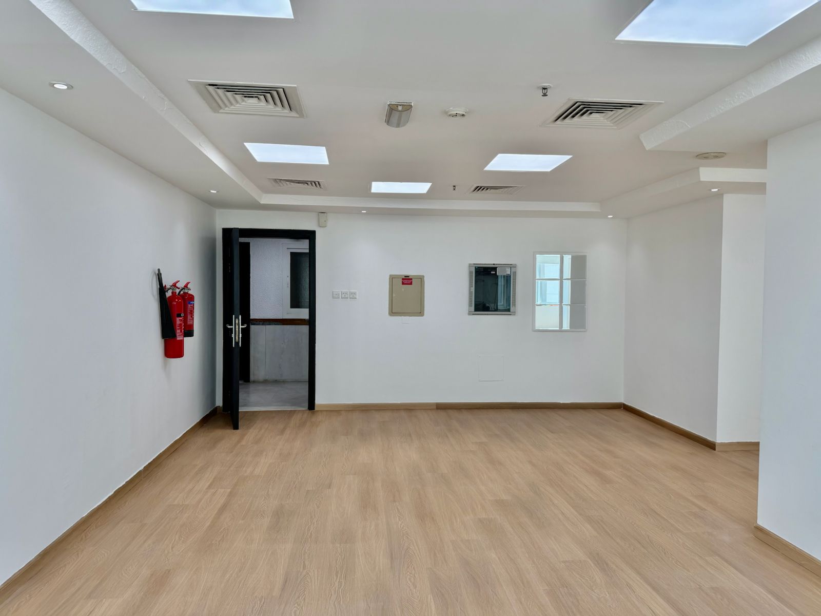 Near Mall of Emirates | Independent Fitted Office