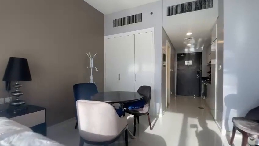 Prime Location | Fully Furnished | Ready to Move · صورة 2