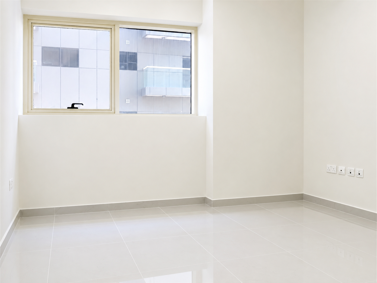 Well Maintained 1BHK | Balcony | Closed Kitchen