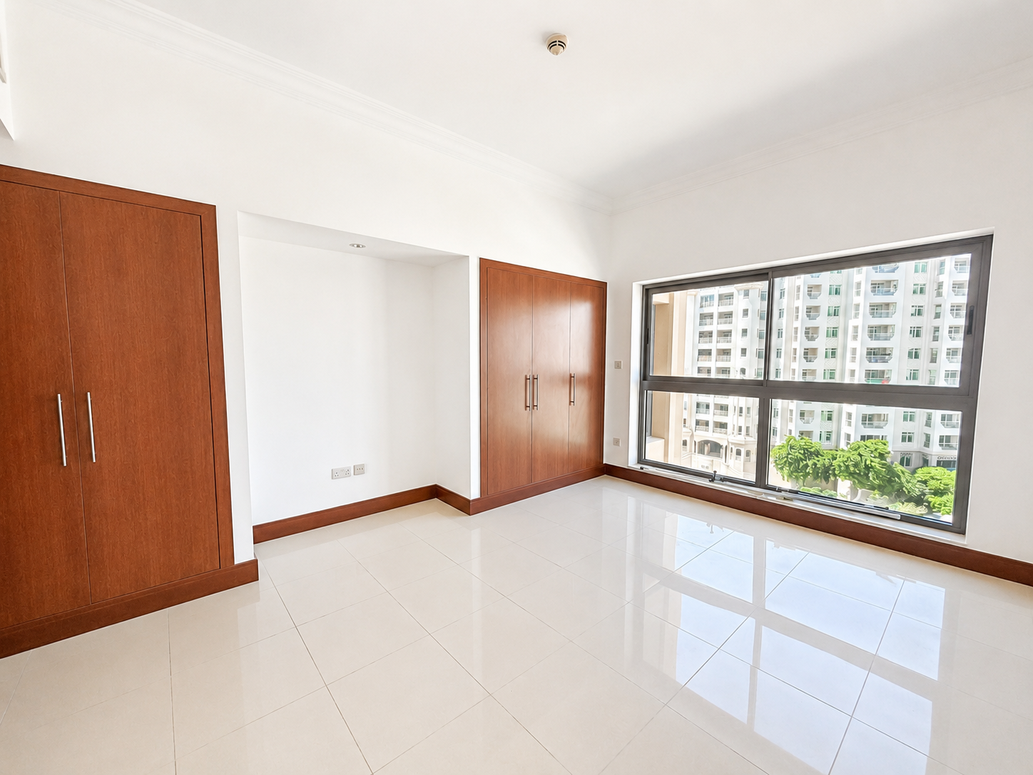Beautiful Residence | Add Your Personal Style | Close to Beach & Mall