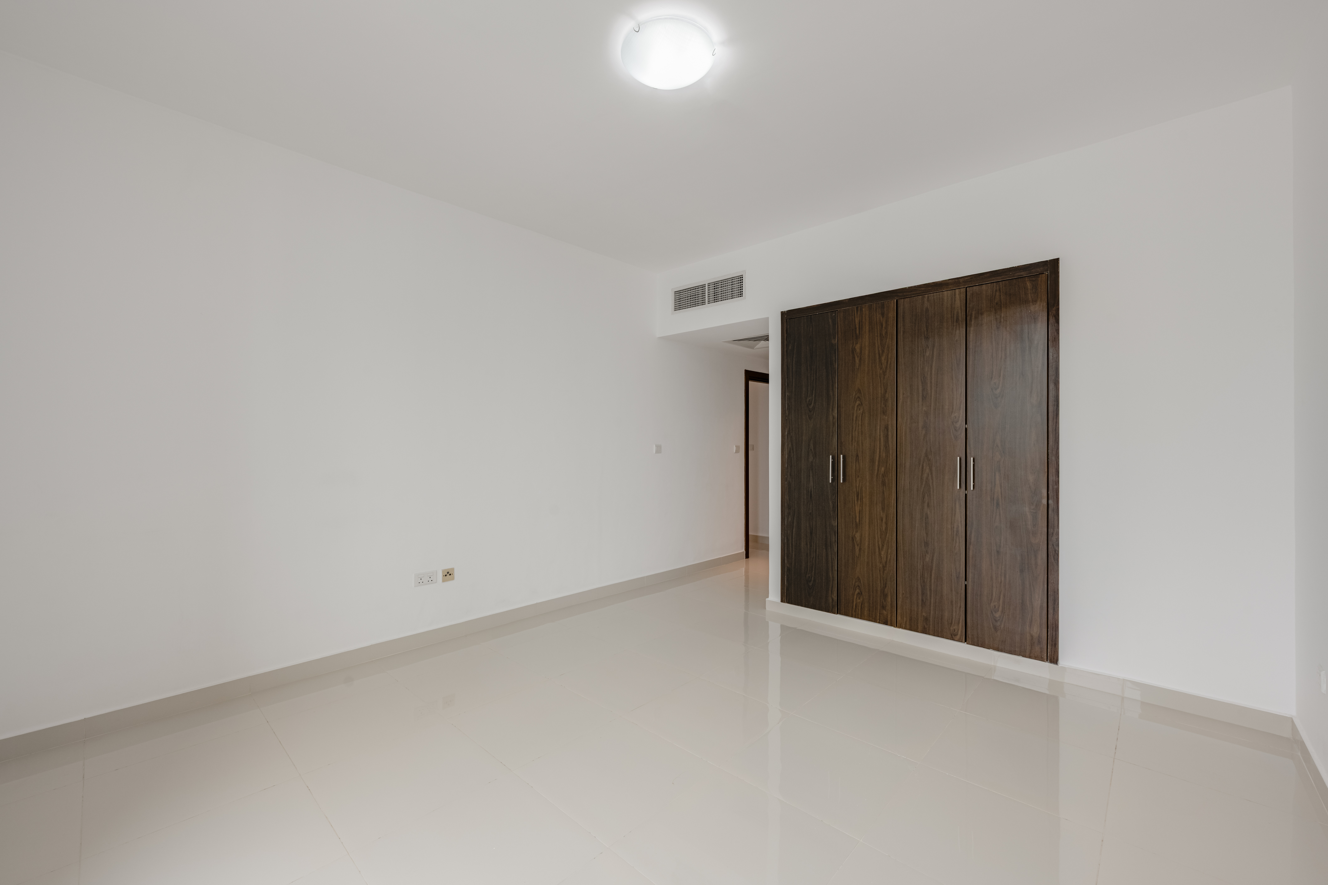 Study room 2BR | Closed-Kitchen | Big Layout