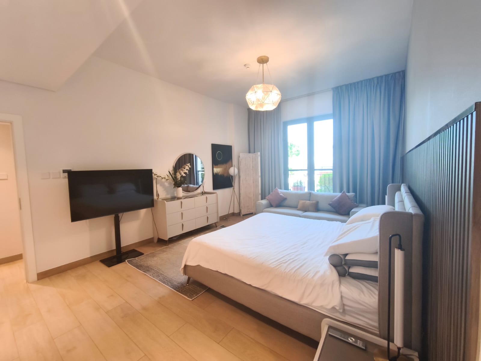 12 Cheques | Elegant Waterfront Living | Fully Furnished | Ready to Move