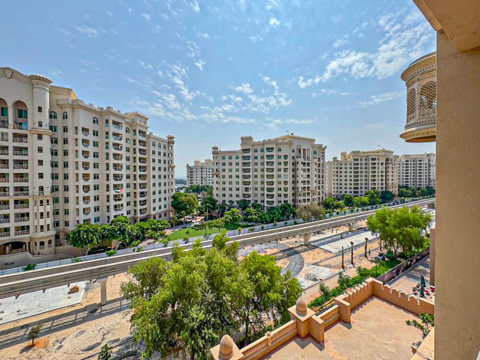 Beautiful Residence | Add Your Personal Style | Close to Beach & Mall