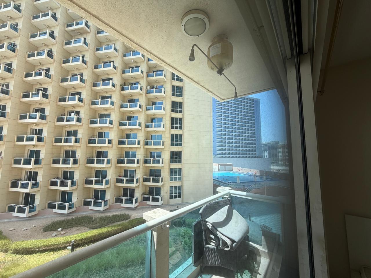 Upgraded/ Big layout / Vacant | Furnished | Clean