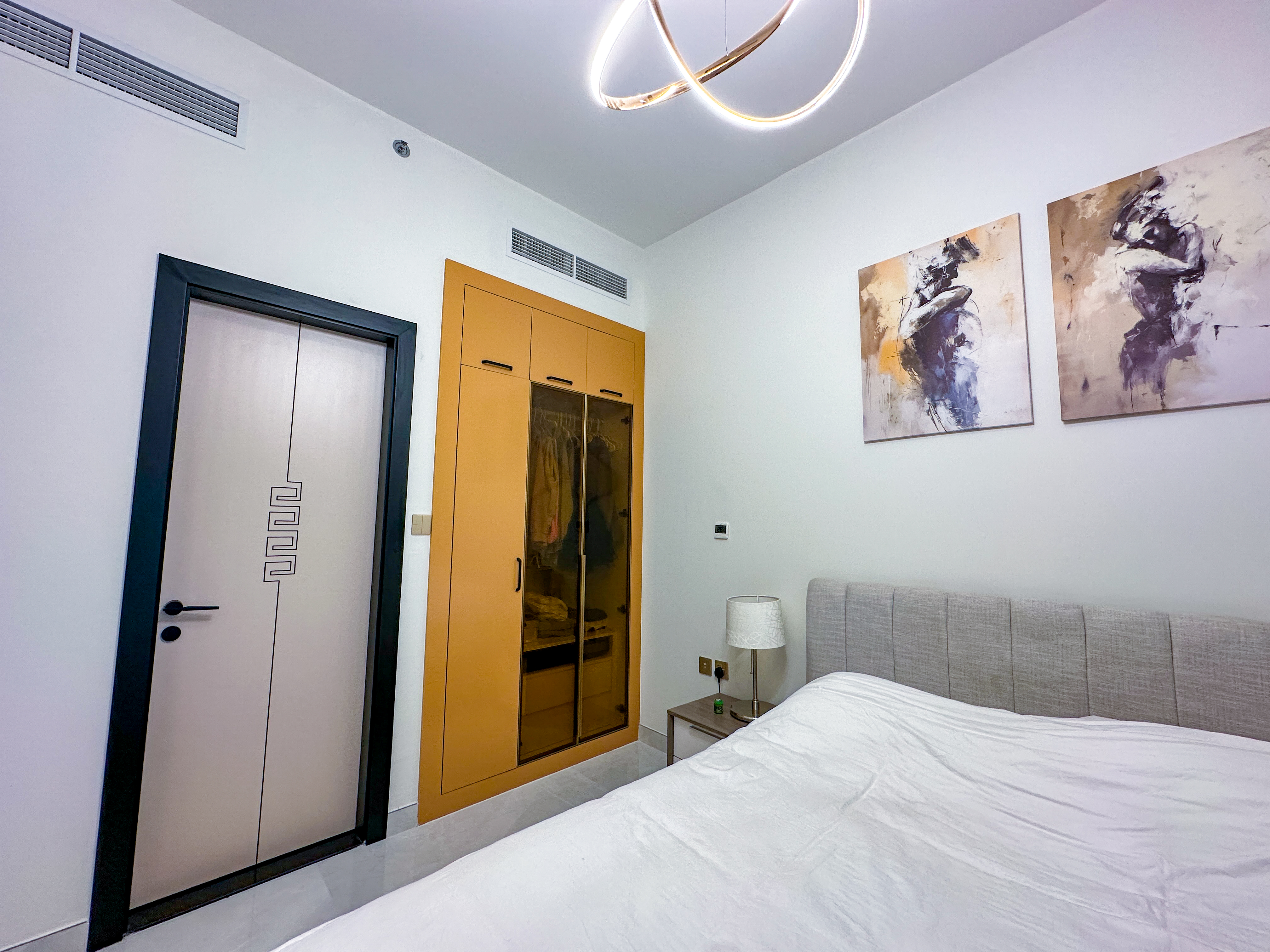 12 Cheques | Skyline Views | Premium Amenities