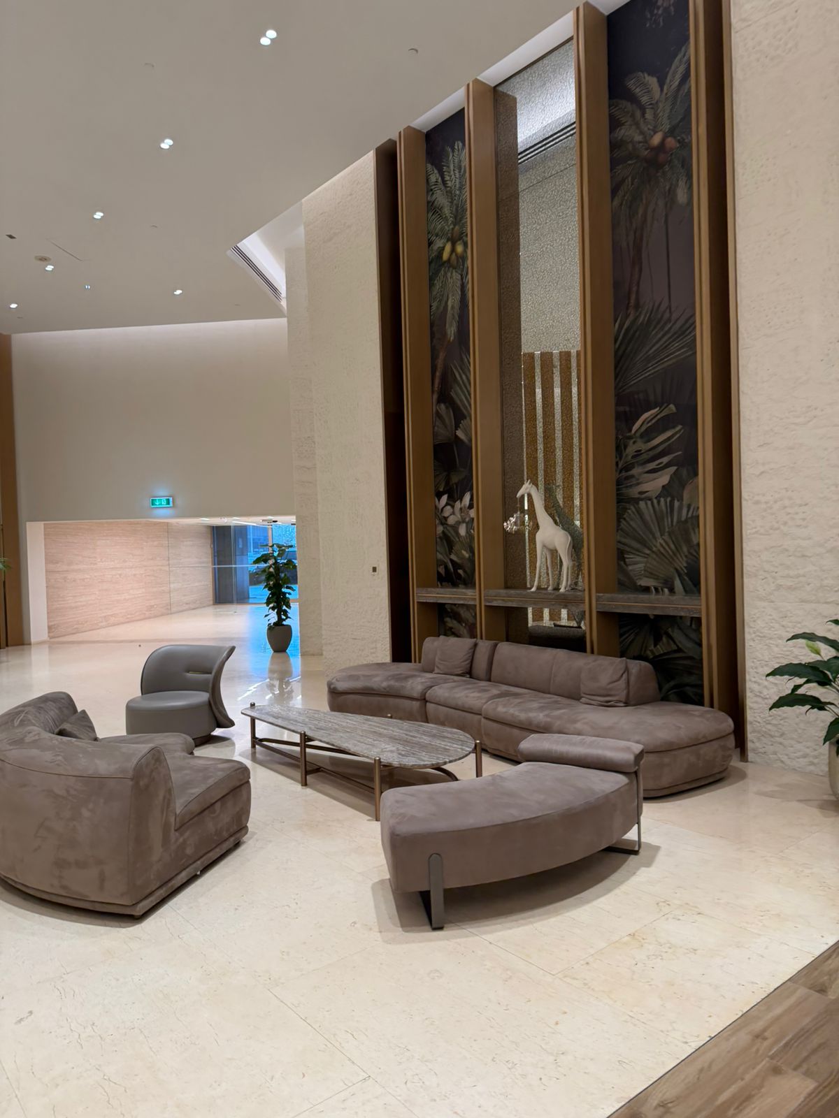 Bentley Home Interior | Fully Furnished | Bills Included