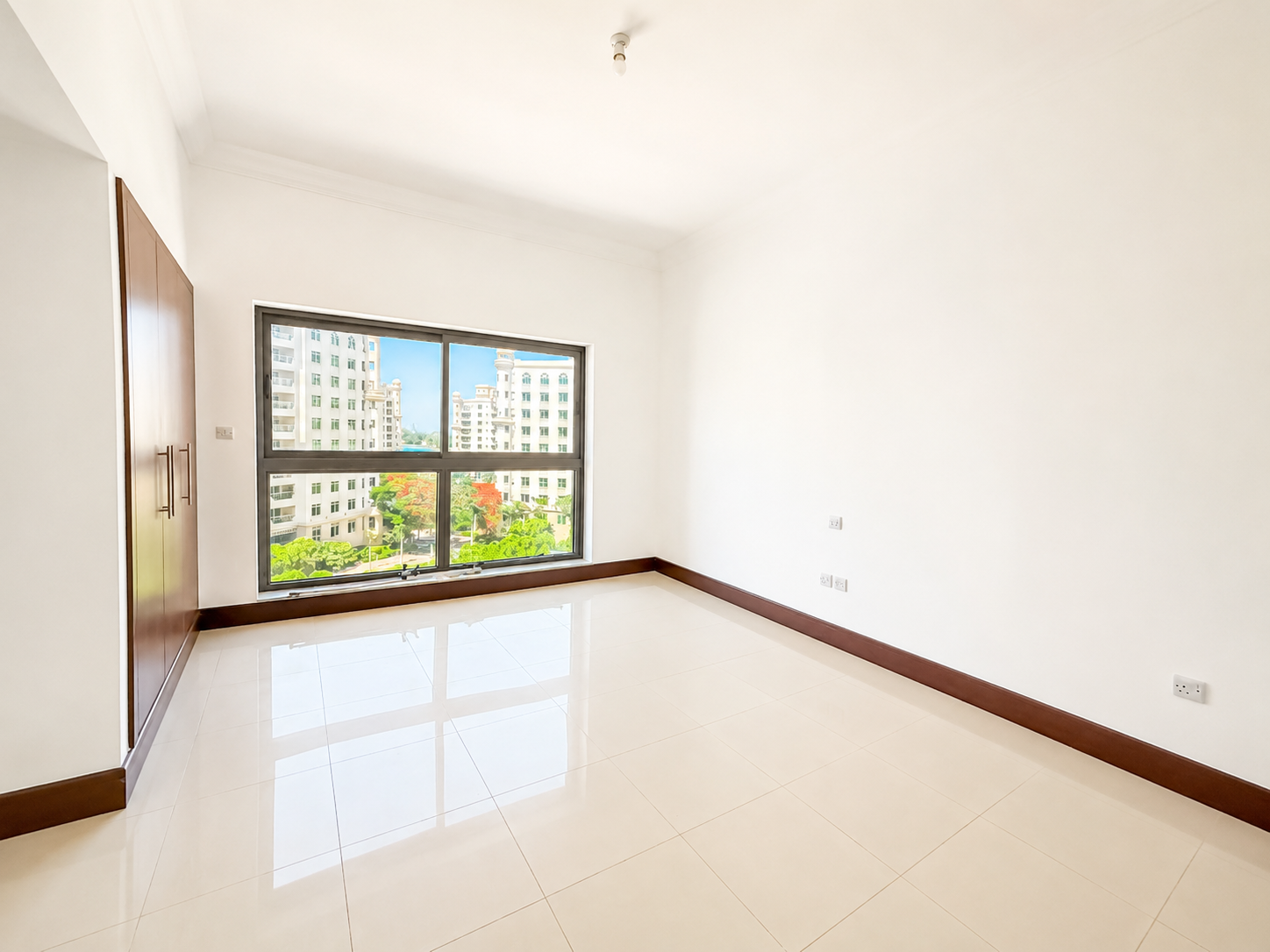 Beautiful Residence | Add Your Personal Style | Close to Beach & Mall