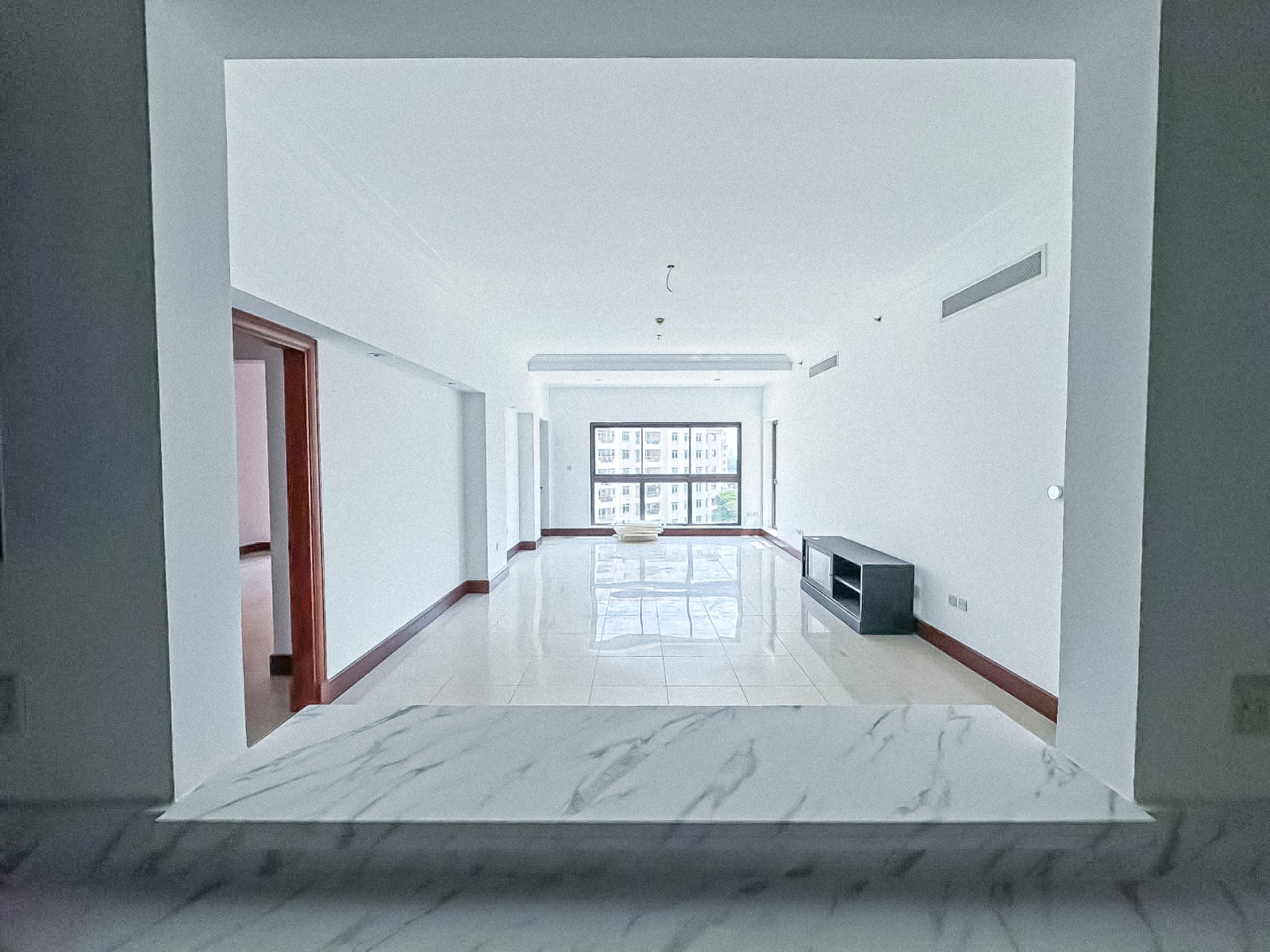 Beautiful Residence | Add Your Personal Style | Close to Beach & Mall