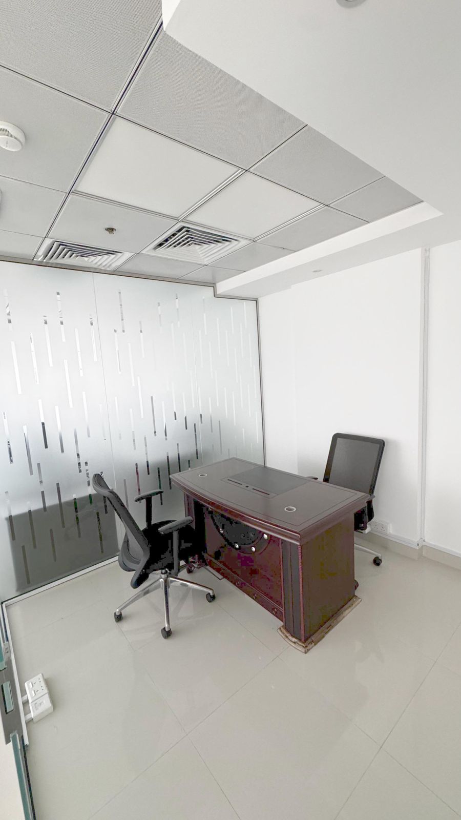 Fitted Office | Canal View | High Floor · image 4
