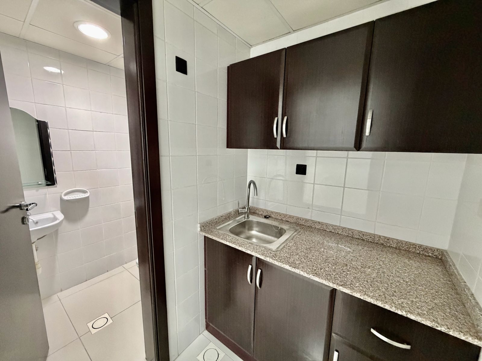 Near Mall of Emirates | Independent Fitted Office