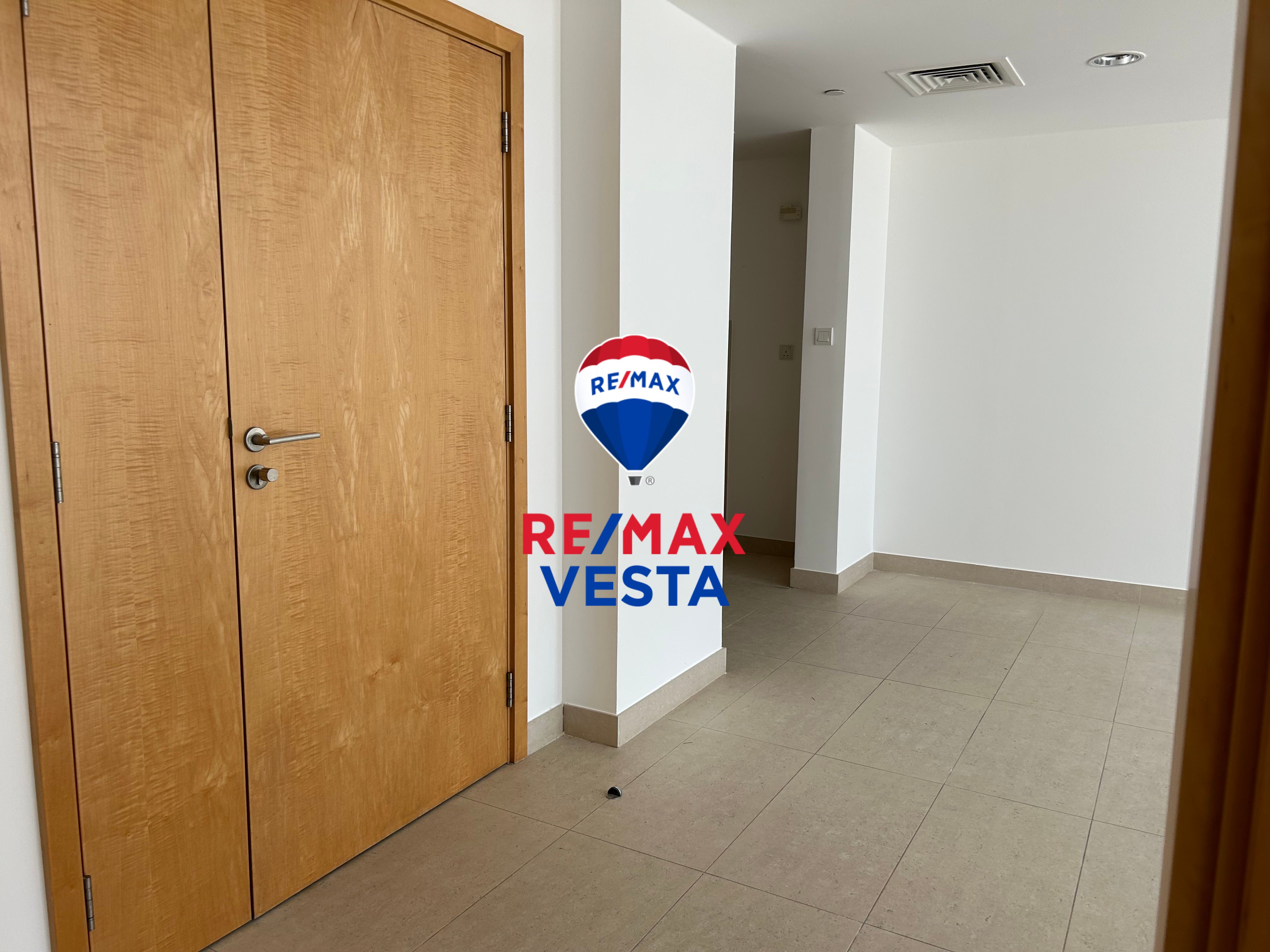 Upcoming Unit | Direct to Beach | Spacious Layout | Beach Access