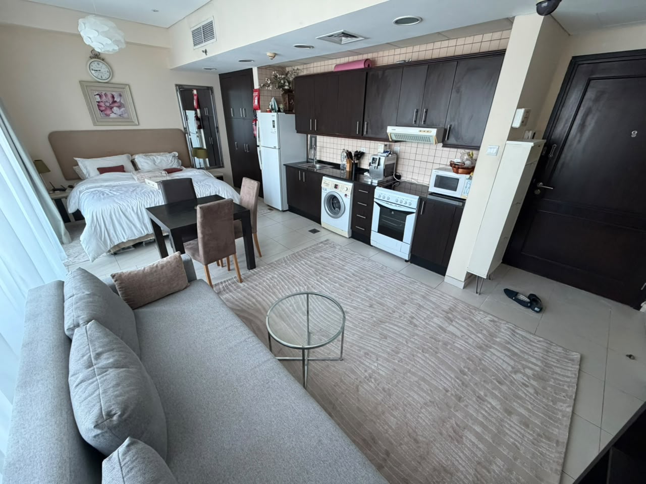 Bright & Modern Studio | Steps from Marina Walk & Beach