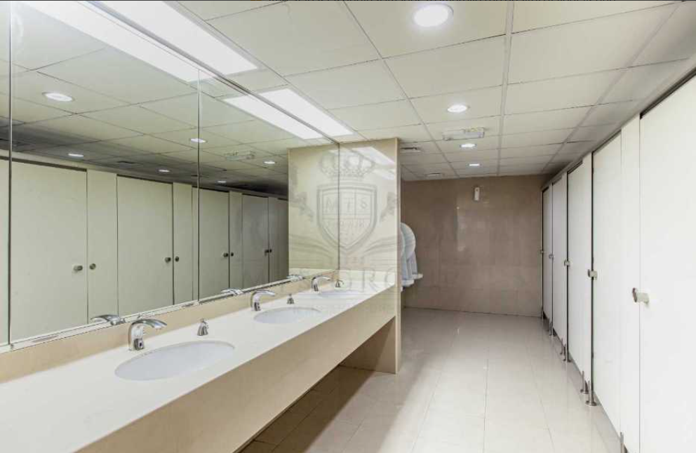 Half Floor Offices | Prime Location | DIP