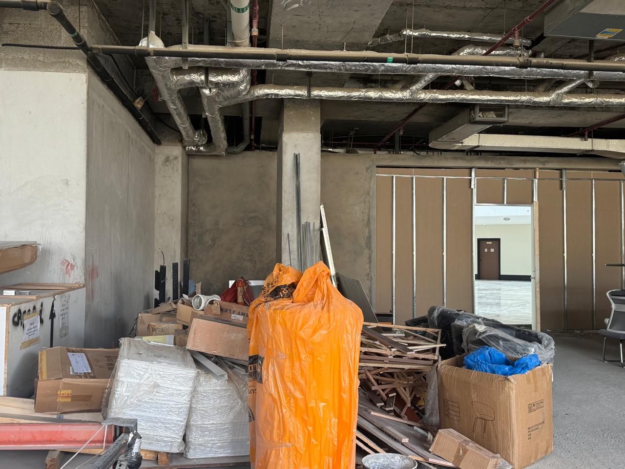 Showroom | Spacious & High Ceiling | Semi-Fitted