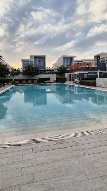 Corner unit | Single Row | Spacious layout
