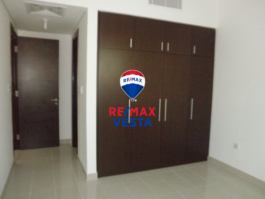 Well Maintained | Spacious Layout | Stunning View | Ready to Move