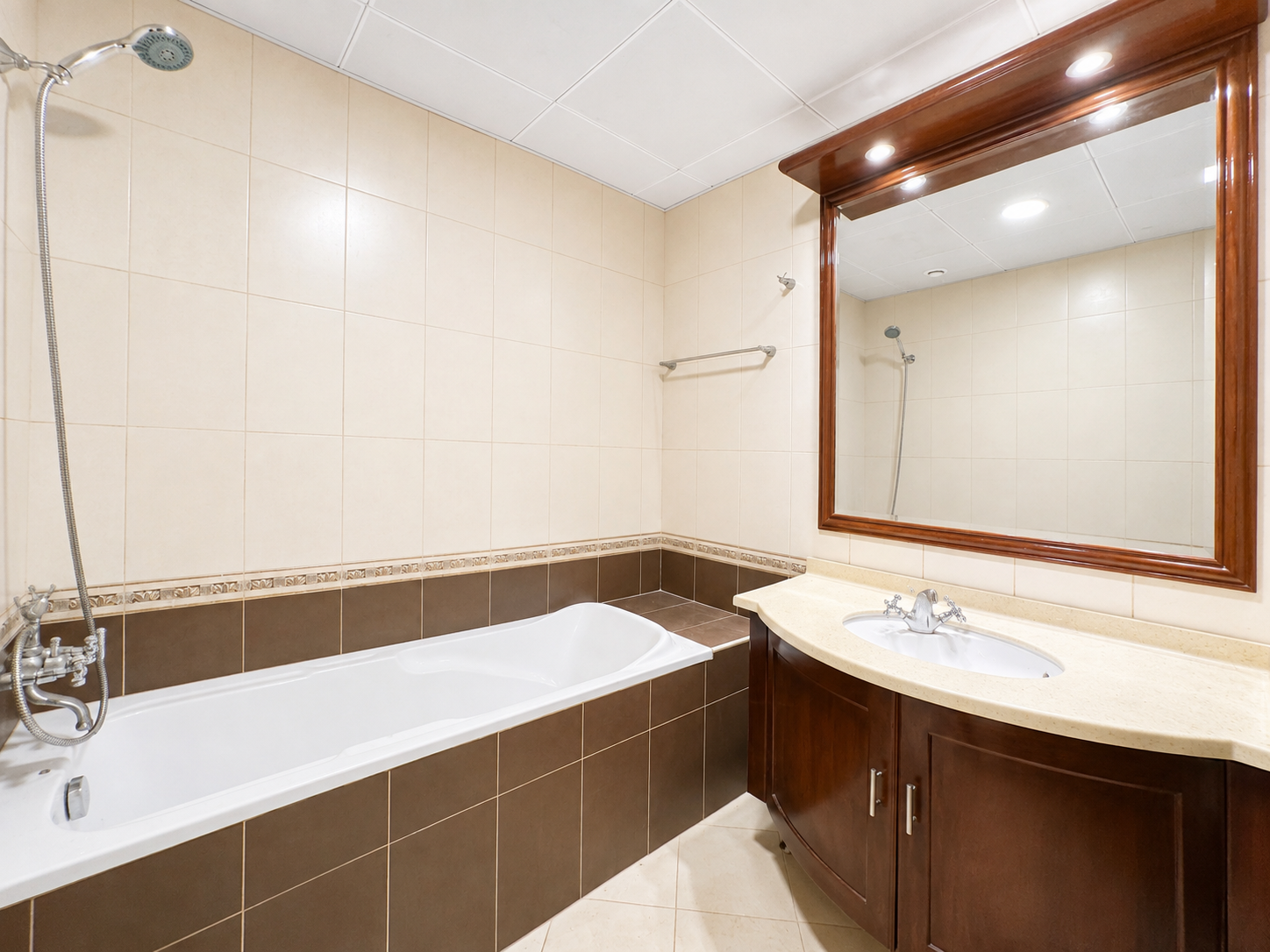 Stylish Marina Residence | Private Balcony | Prime Location