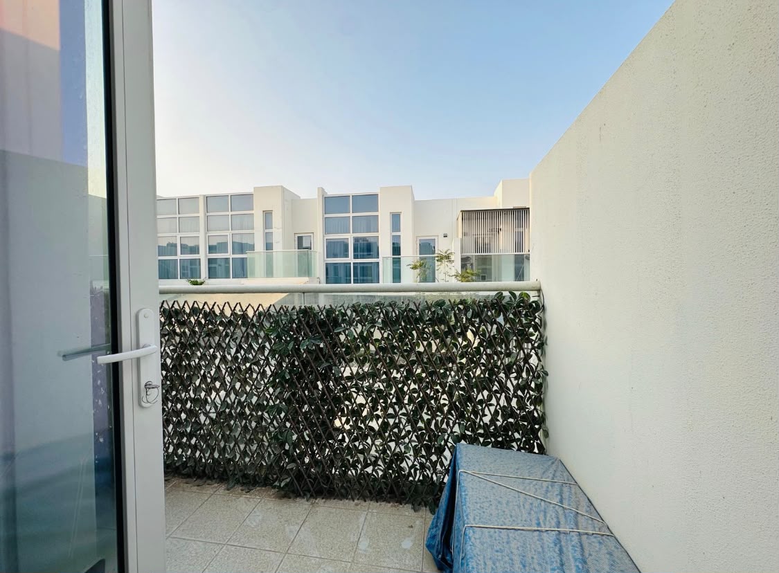 Spacious 2-Bedroom | Semi-Furnished | Balcony · image 5