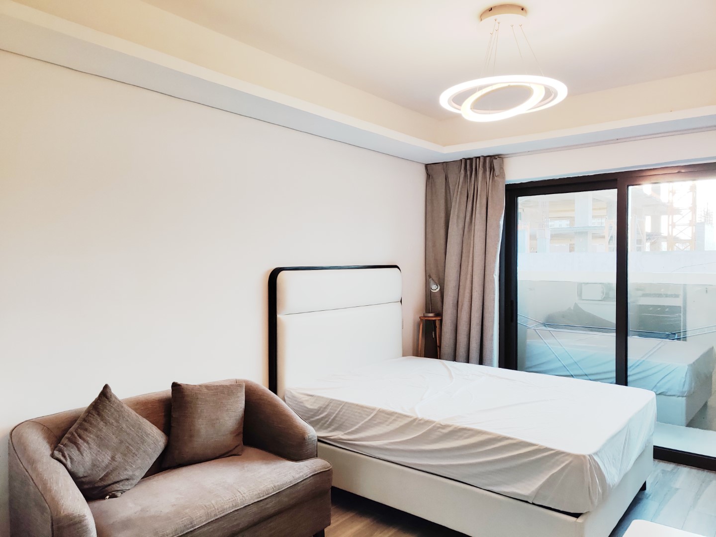 Furnished studio in Laya Mansion