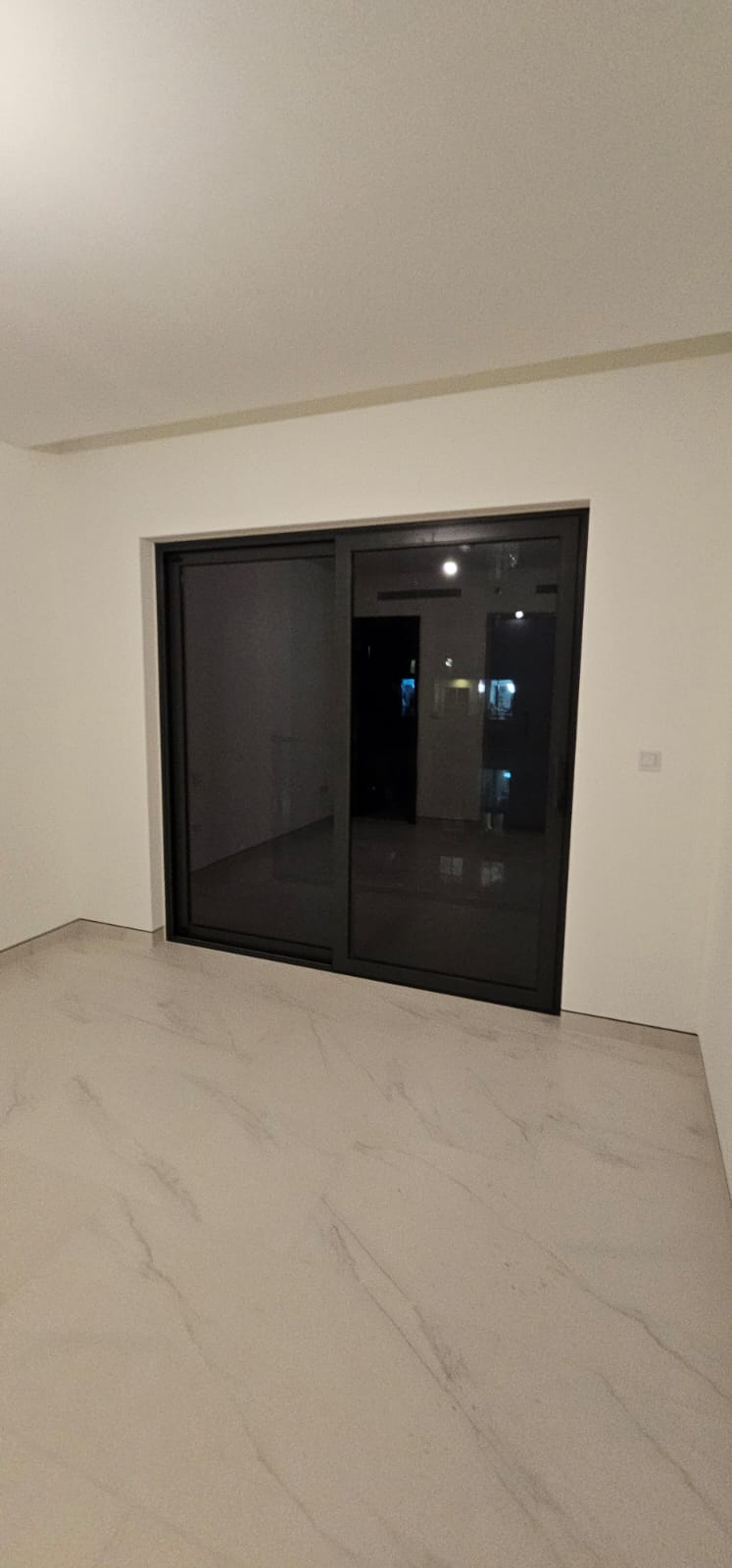 Bright and Spacious | High Floor | Ready to Move
