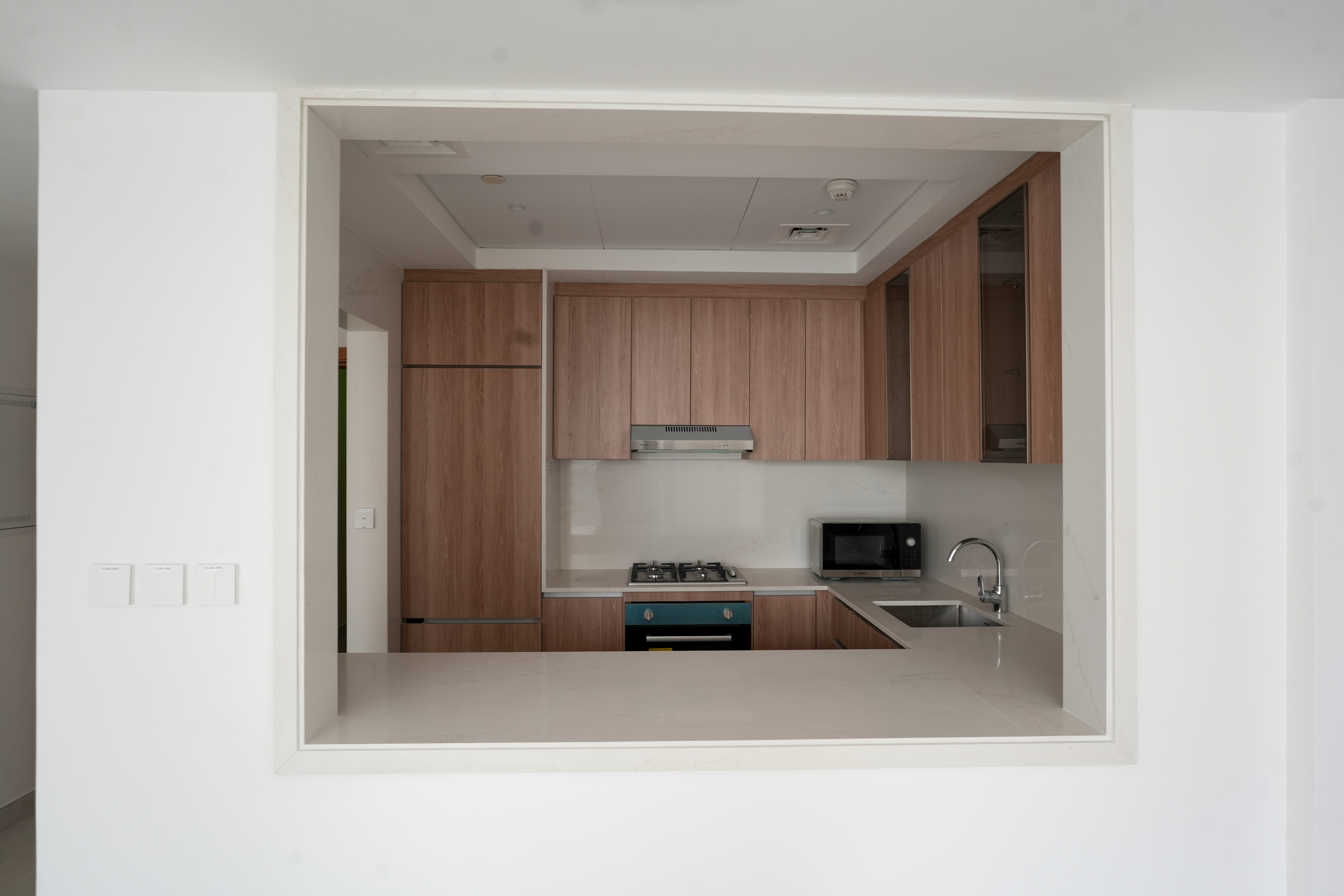 Brand New Unit | Spacious Layout | Unfurnished | 902 sqft