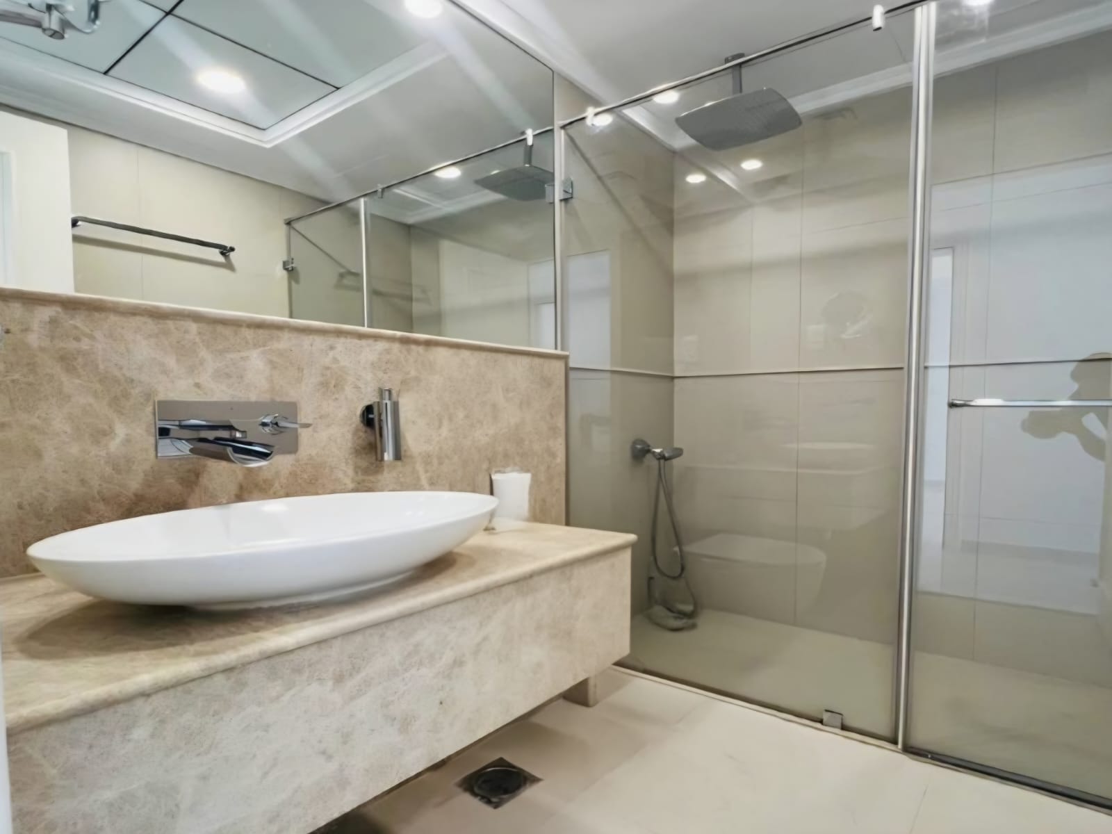 Bright Apartment | Spacious Layout | Open View