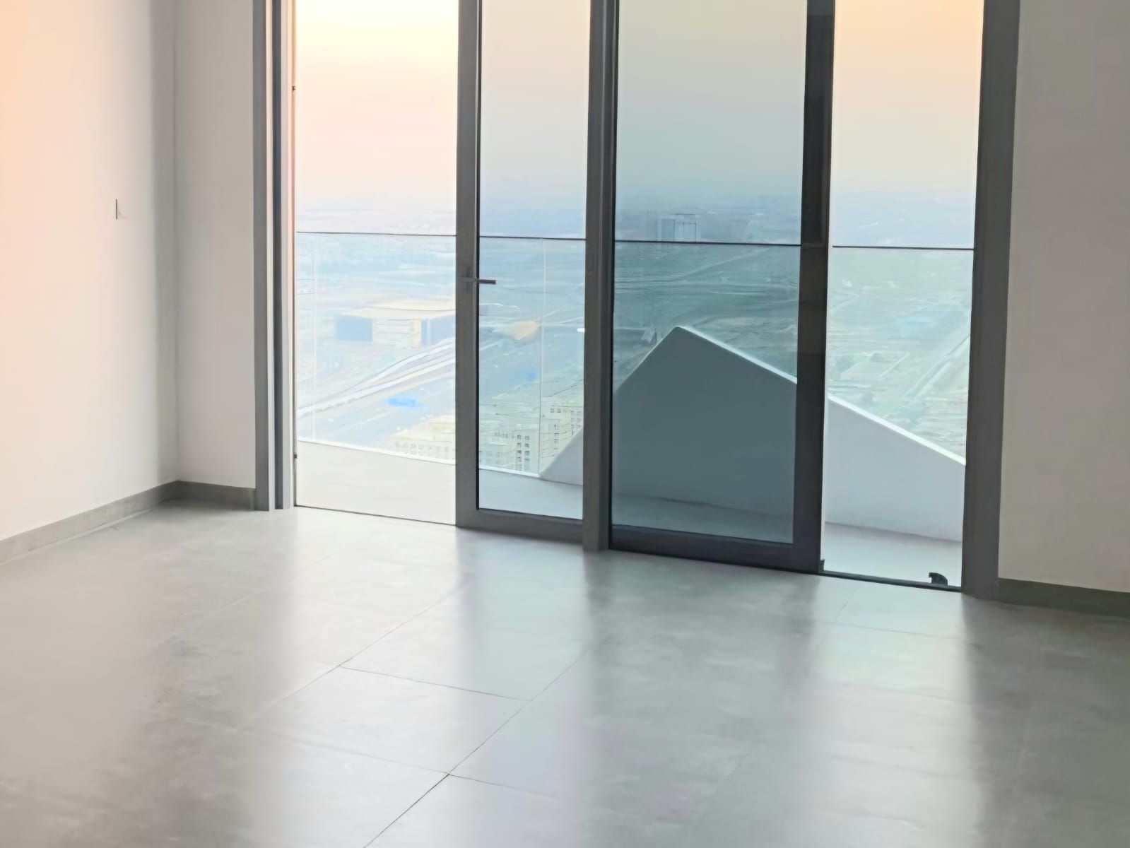 Full Marina view +Maids Room High floor