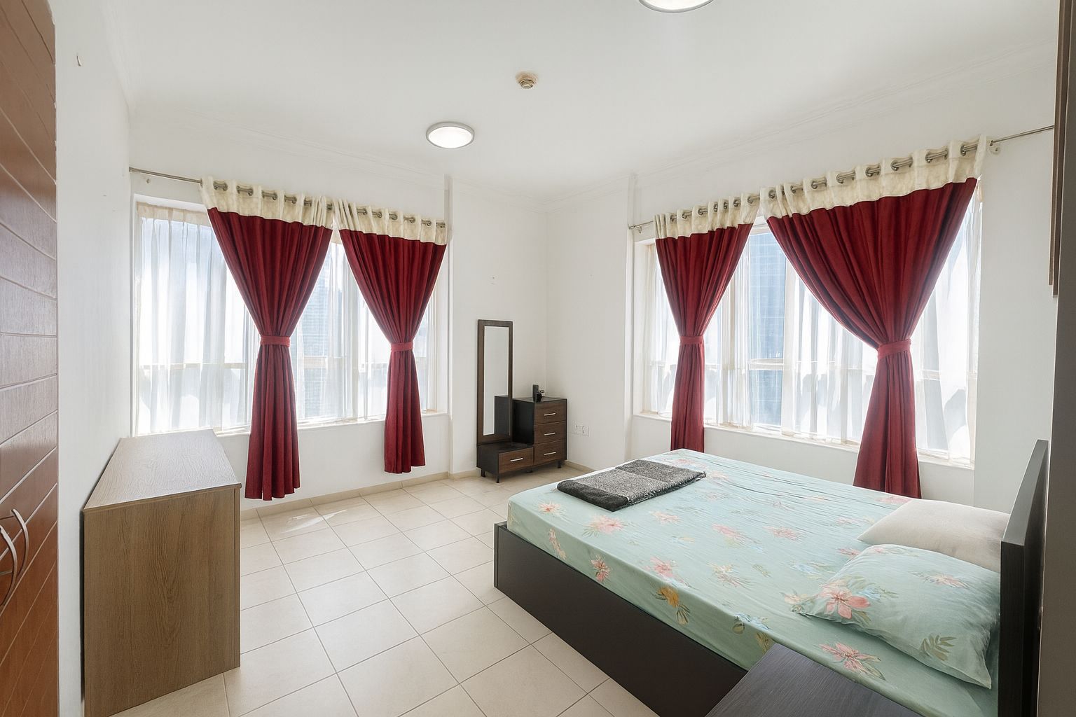 Furnished 2BR | Lake & Green View | High Floor · image 6