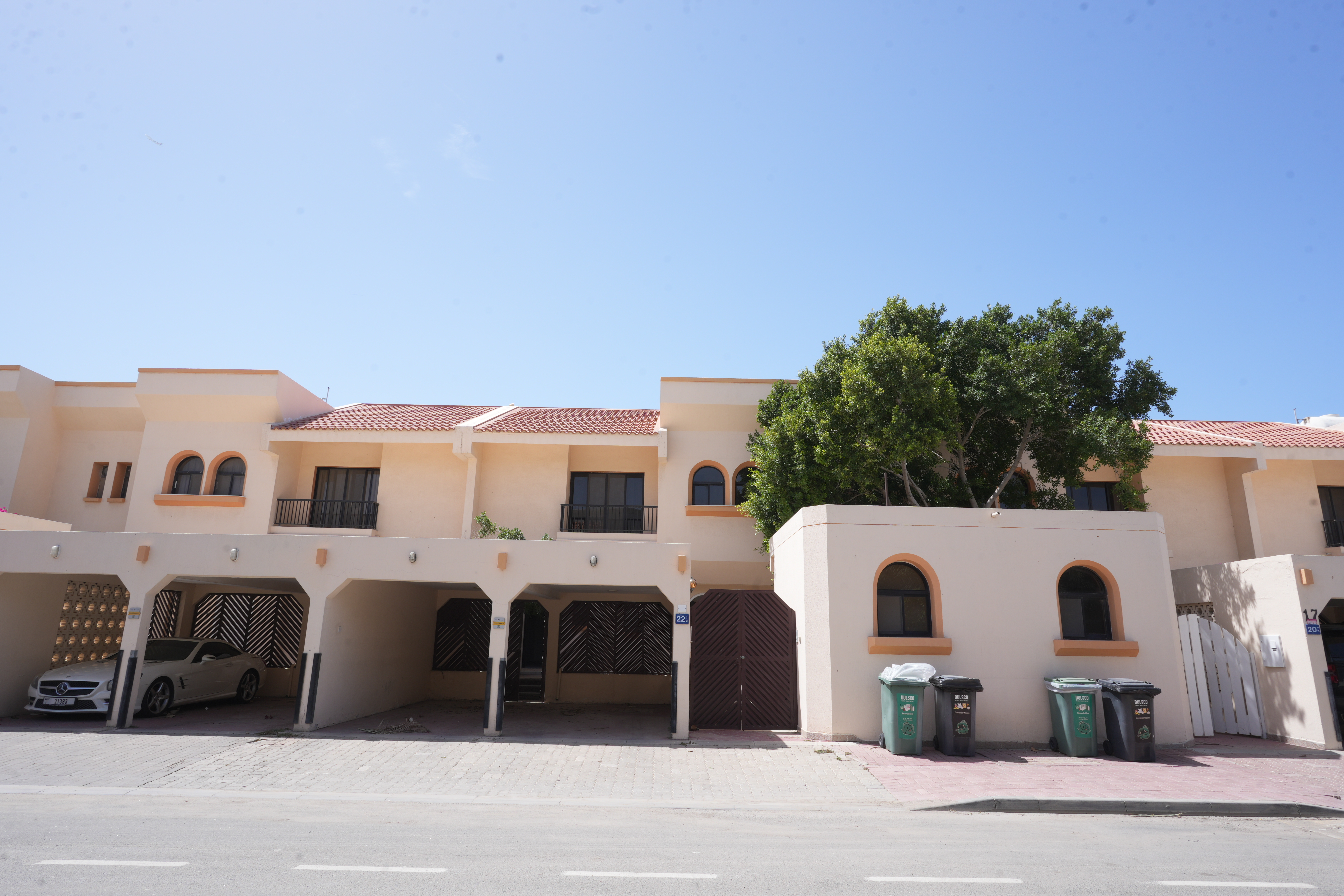 Spacious 4BR + Maid Villa | Gym | Pool | Ready to move | Jumeirah 3