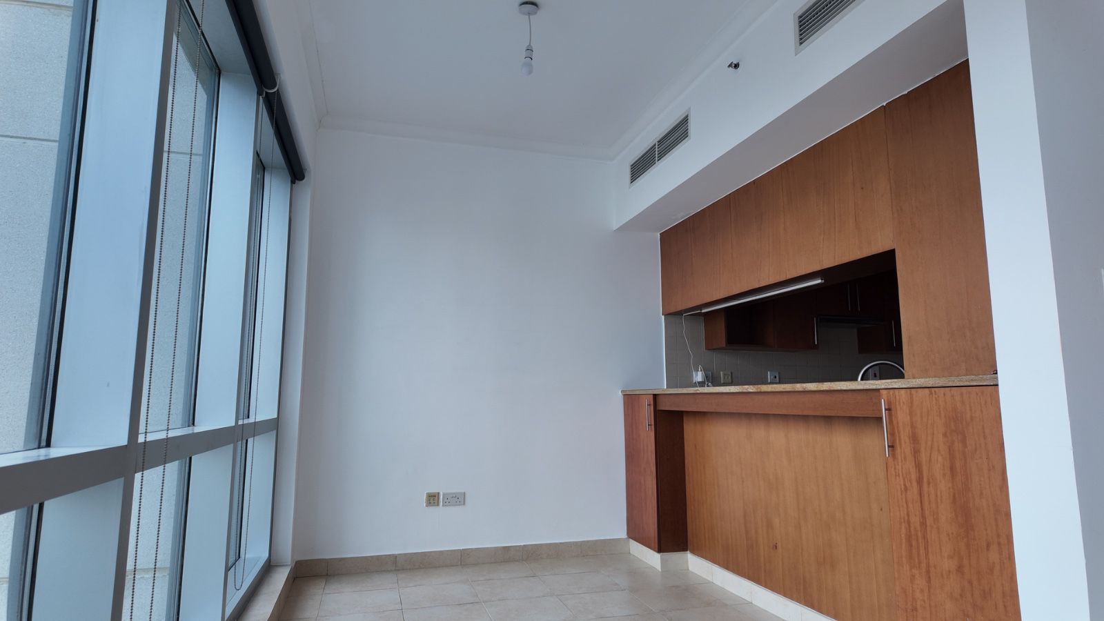 Semi Furnished | Balcony | Peaceful Green | Community | Golf & Pool View | Closed Kitchen