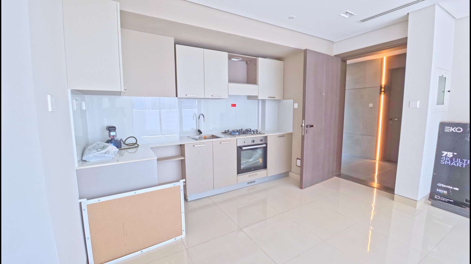 Spacious Layout | Vacant |with Balcony | Open Kitchen Prime Location