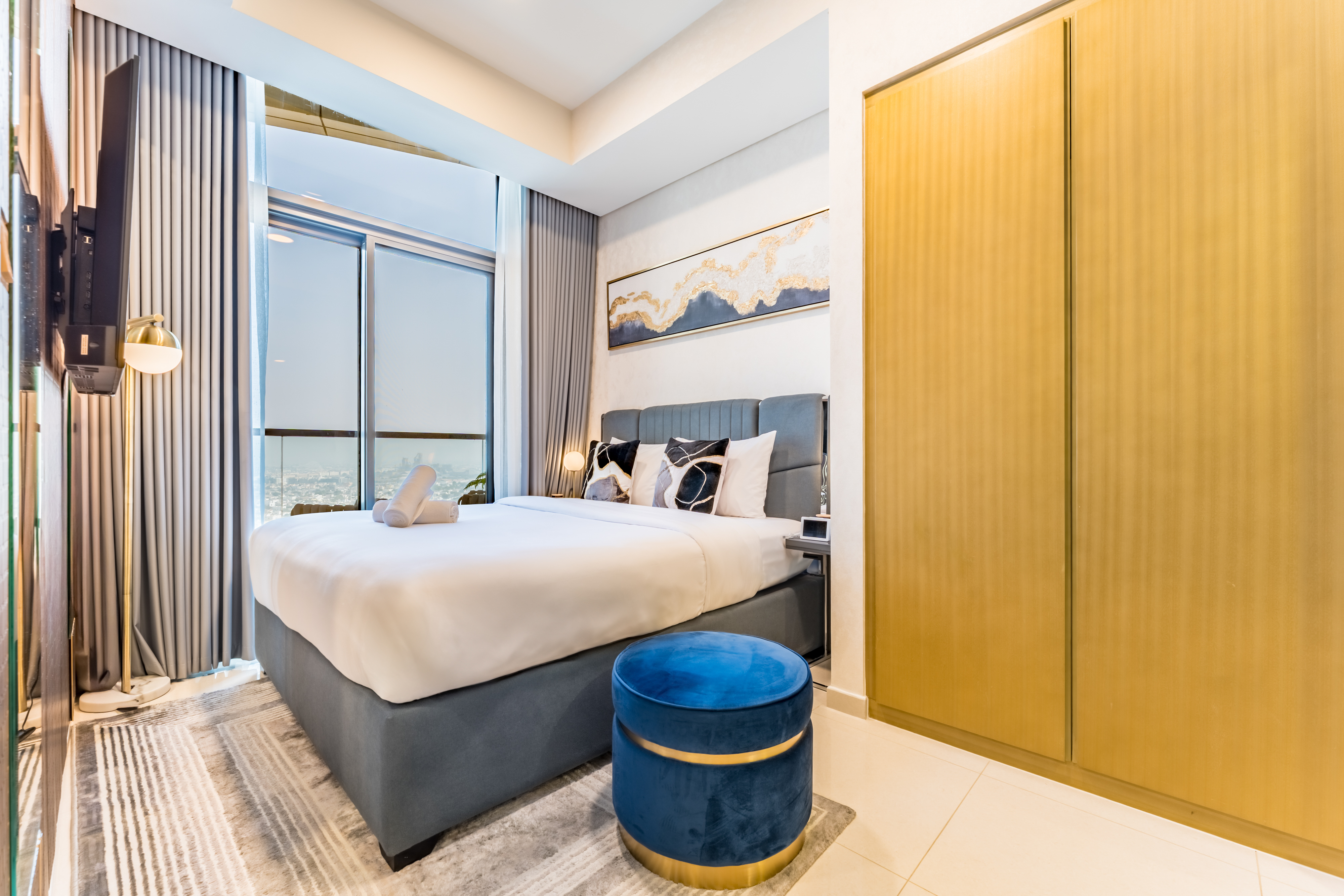 HIGH FLOOR | PRIME LOCATION | FULLY FURNISHED — Photo 13