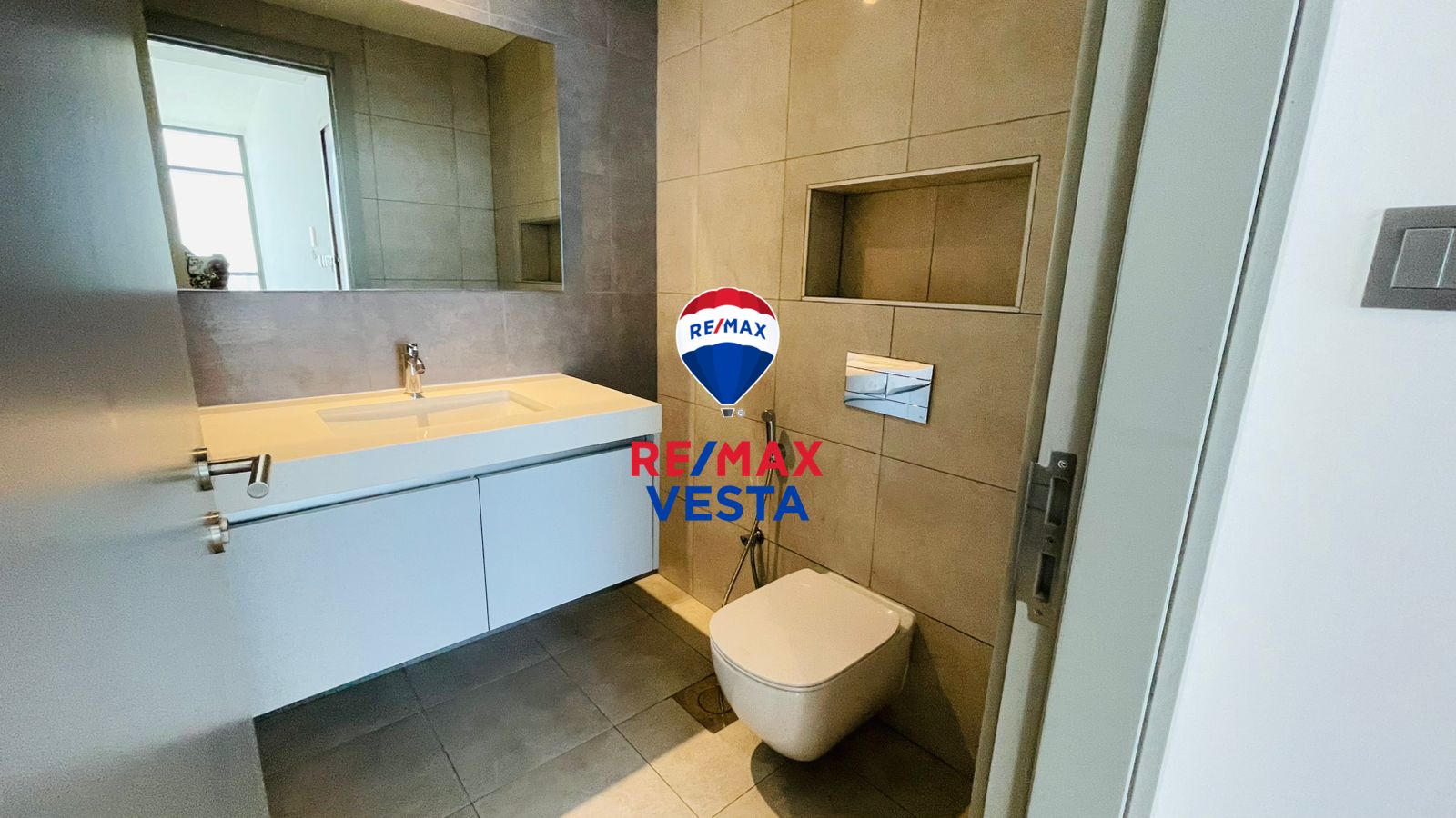 Super Spacious Layout | High Floor | Big Balcony | Maid Room