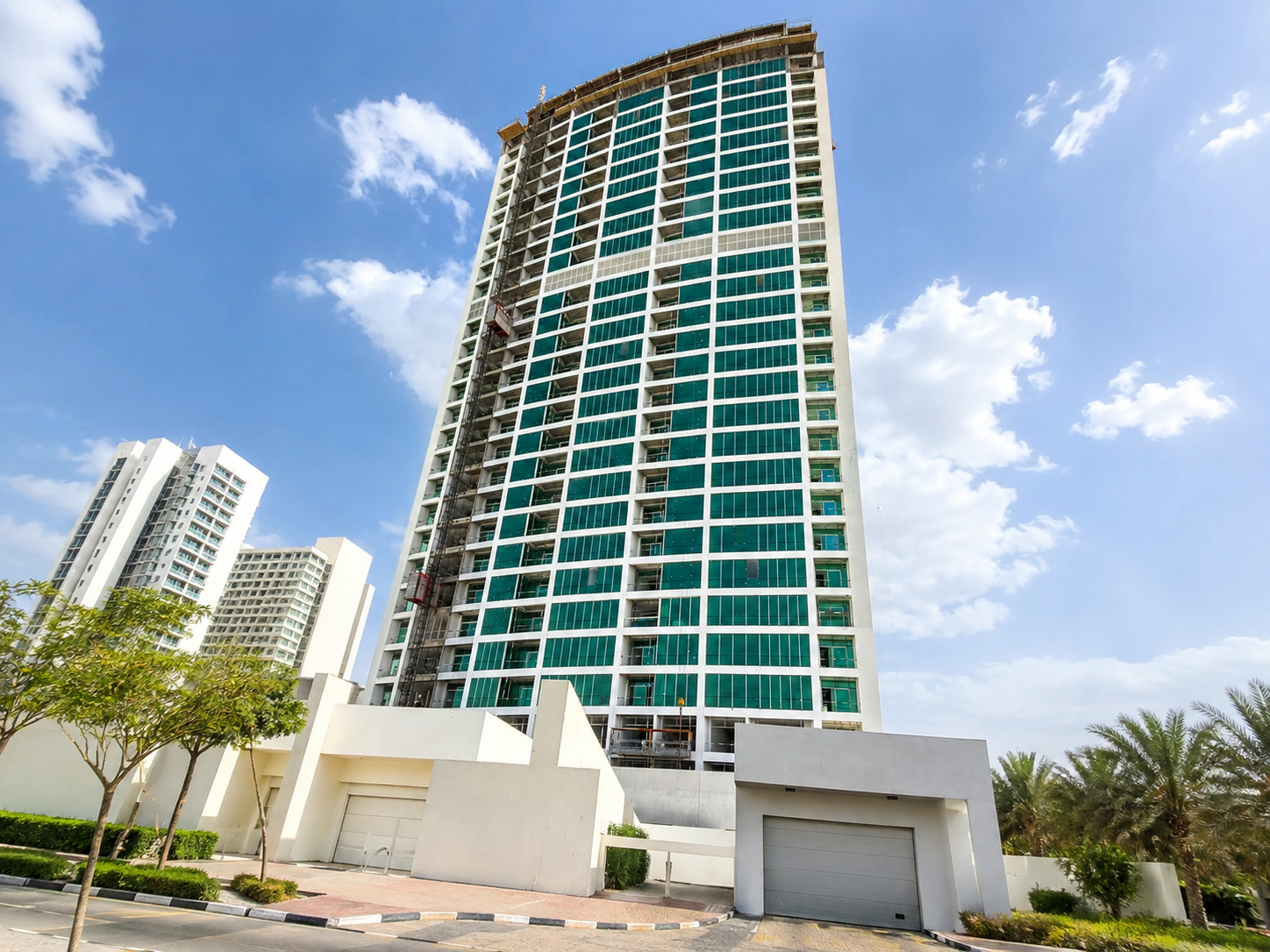 Contemporary Living | High Floor | Community Views
